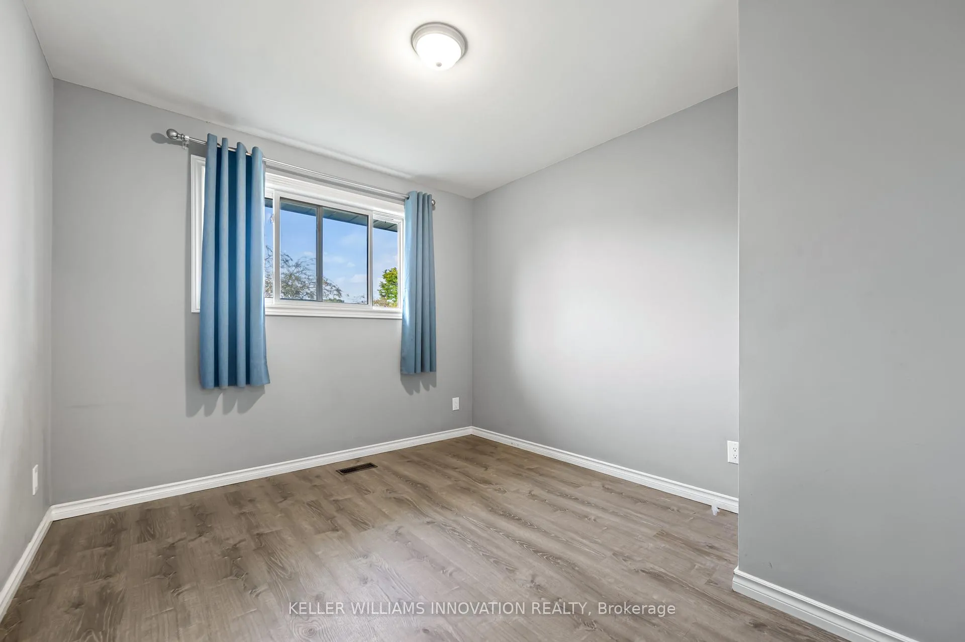 Photo 8 of 20 Lambert Place, Kitchener — HOMEH