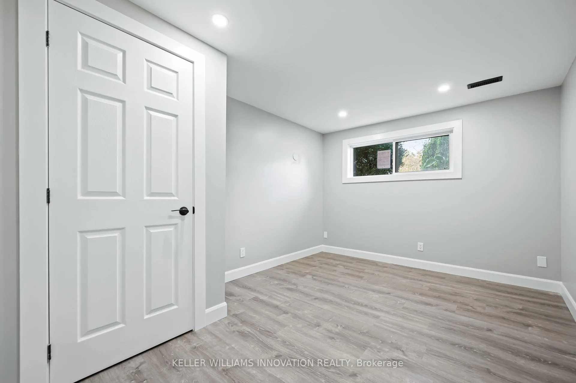 Photo 14 of 20 Lambert Place, Kitchener — HOMEH