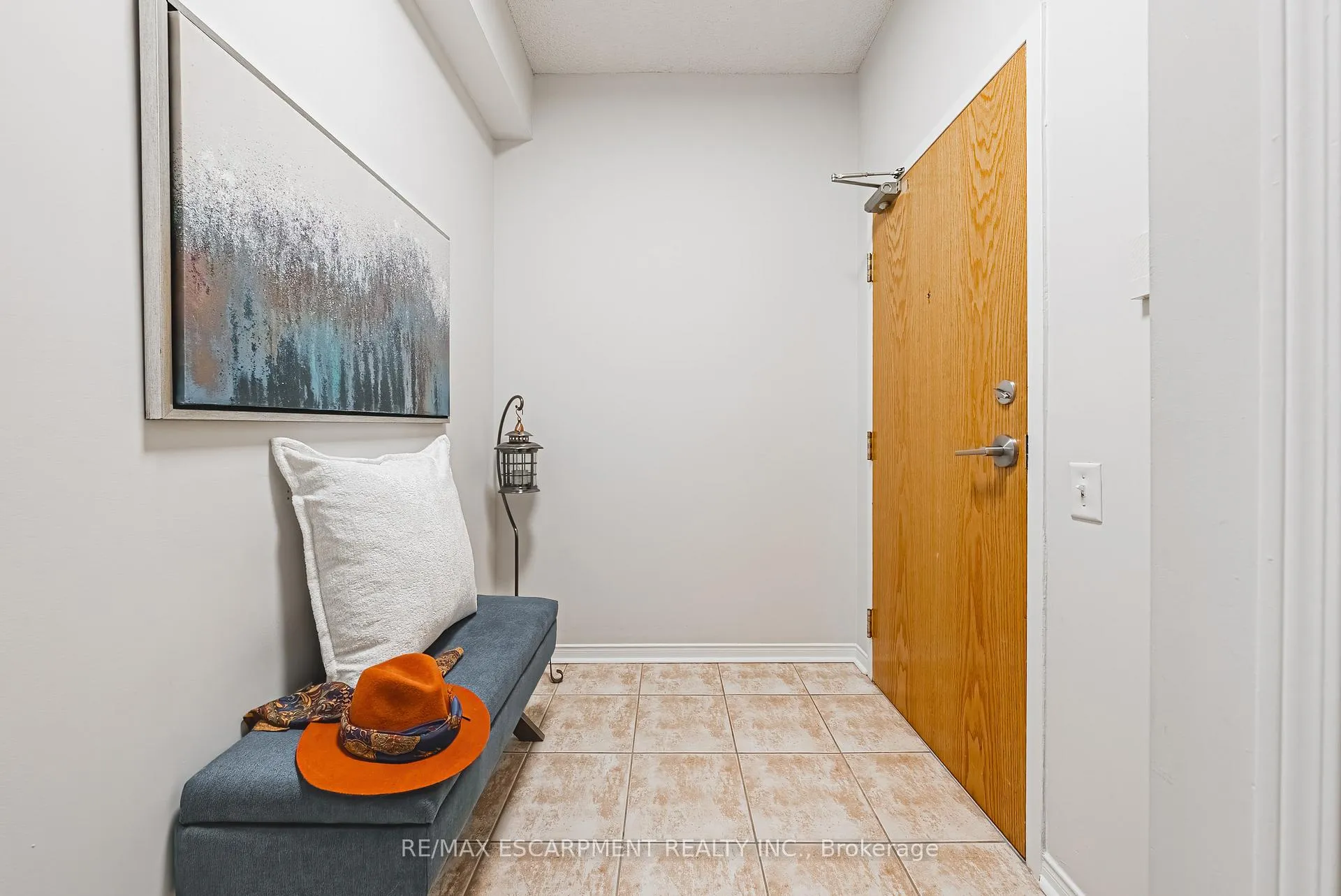 Photo 5 of Unit 103, 2075 Amherst Heights Drive, Burlington, Mountainside — HOMEH