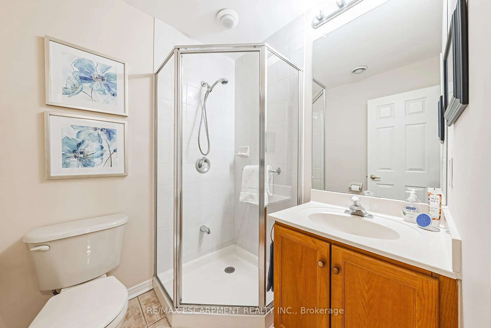 Photo 6 of Unit 103, 2075 Amherst Heights Drive, Burlington, Mountainside — HOMEH
