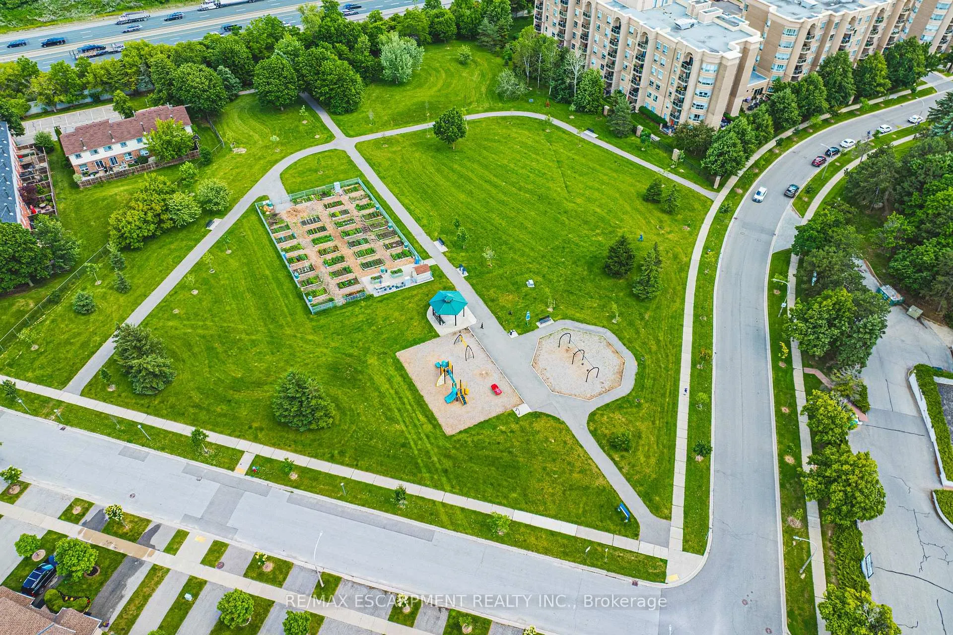 Photo 28 of Unit 103, 2075 Amherst Heights Drive, Burlington, Mountainside — HOMEH
