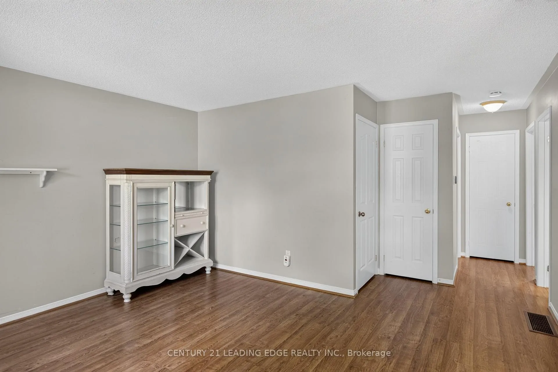 Photo 7 of 213 Milroy Drive, Peterborough, Northcrest Ward 5 — HOMEH
