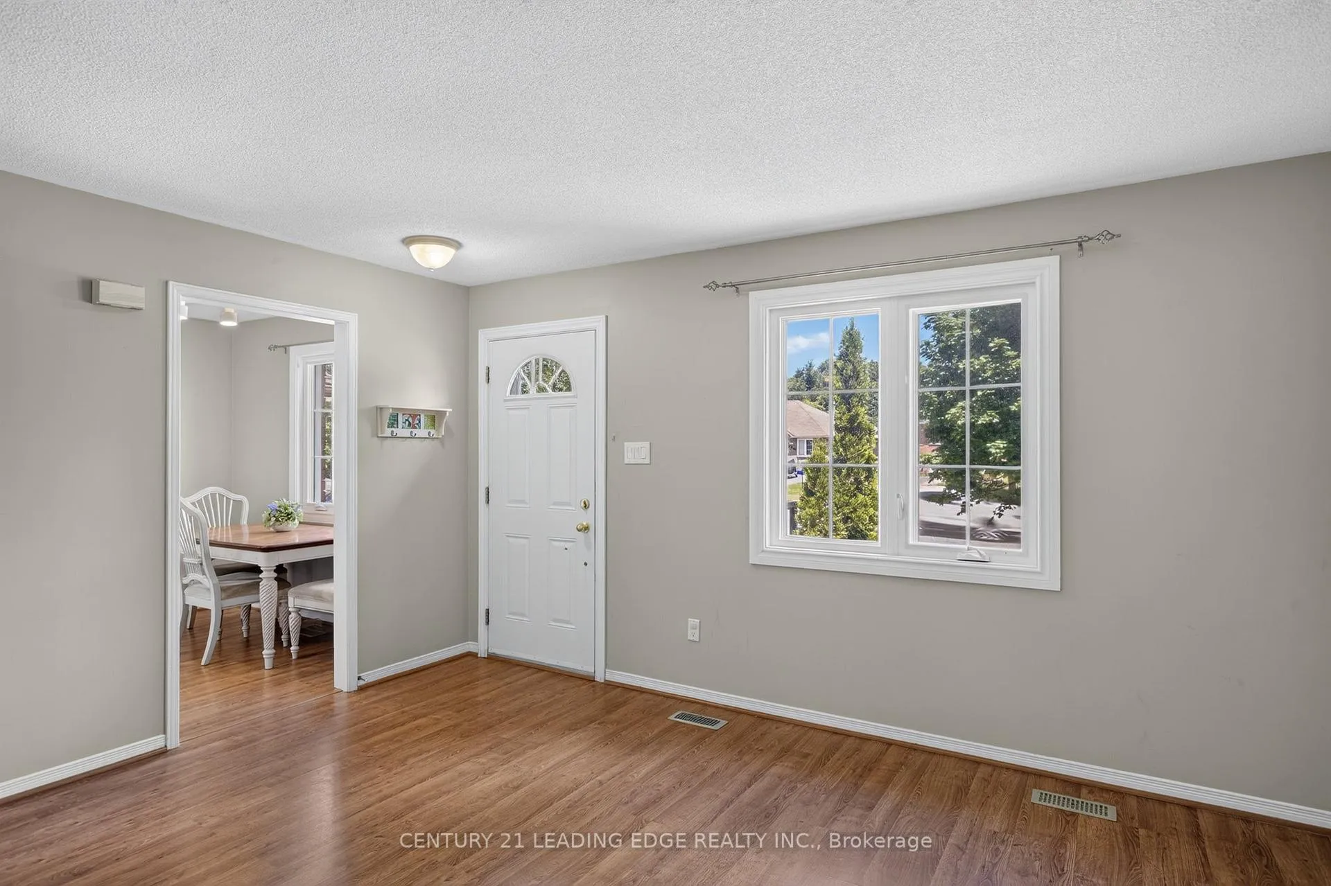 Photo 8 of 213 Milroy Drive, Peterborough, Northcrest Ward 5 — HOMEH
