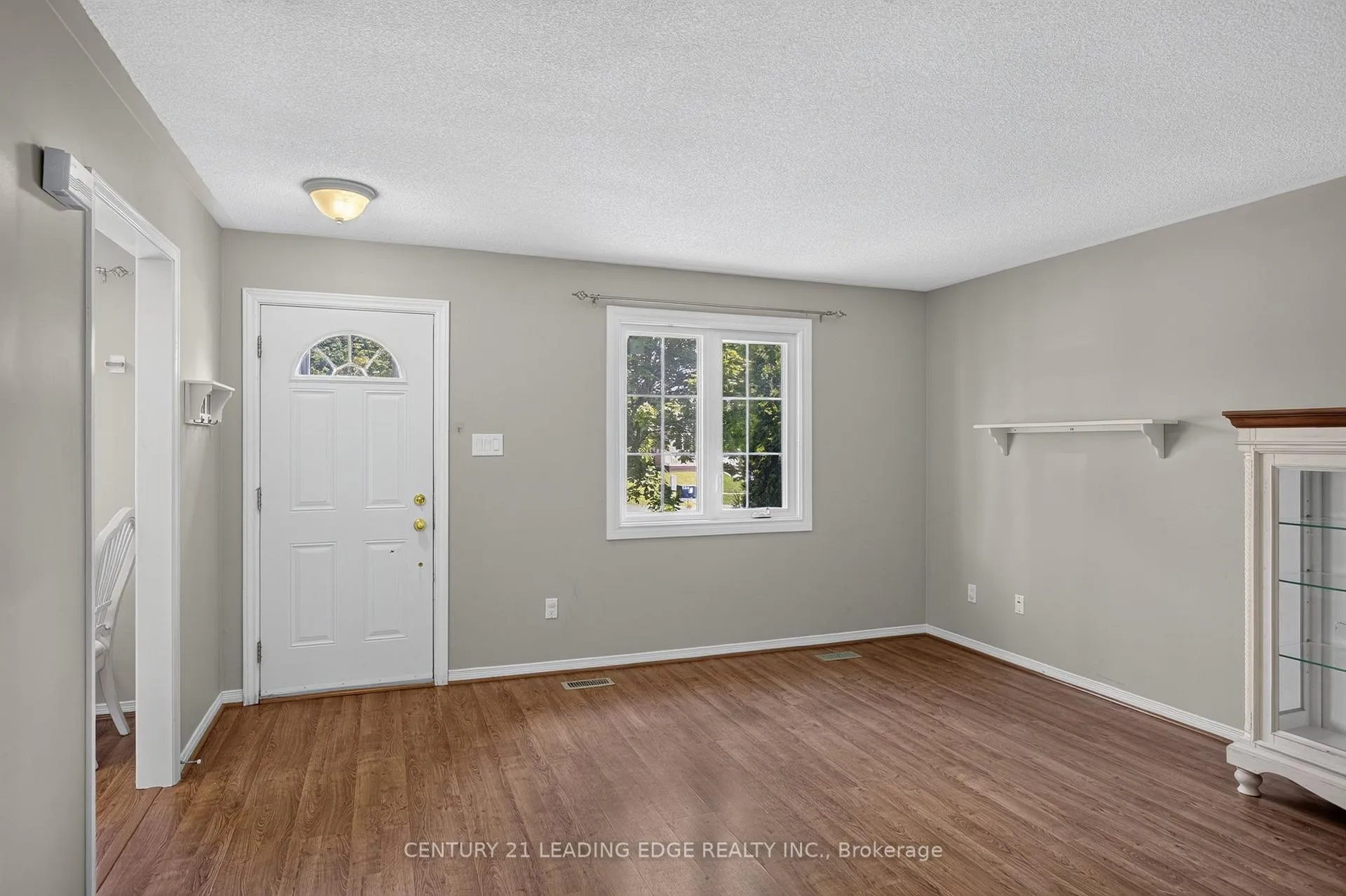Photo 9 of 213 Milroy Drive, Peterborough, Northcrest Ward 5 — HOMEH