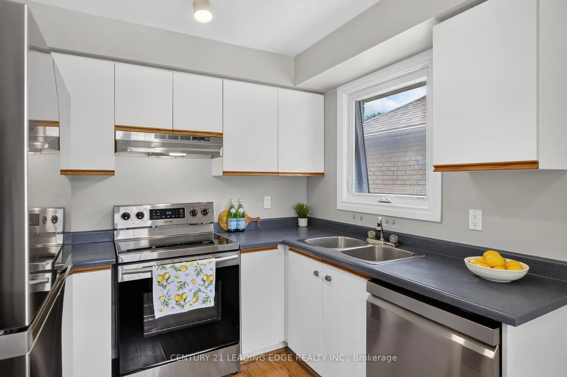 Photo 10 of 213 Milroy Drive, Peterborough, Northcrest Ward 5 — HOMEH