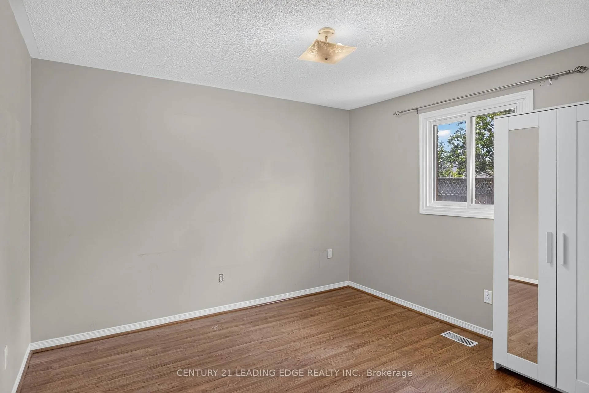 Photo 17 of 213 Milroy Drive, Peterborough, Northcrest Ward 5 — HOMEH