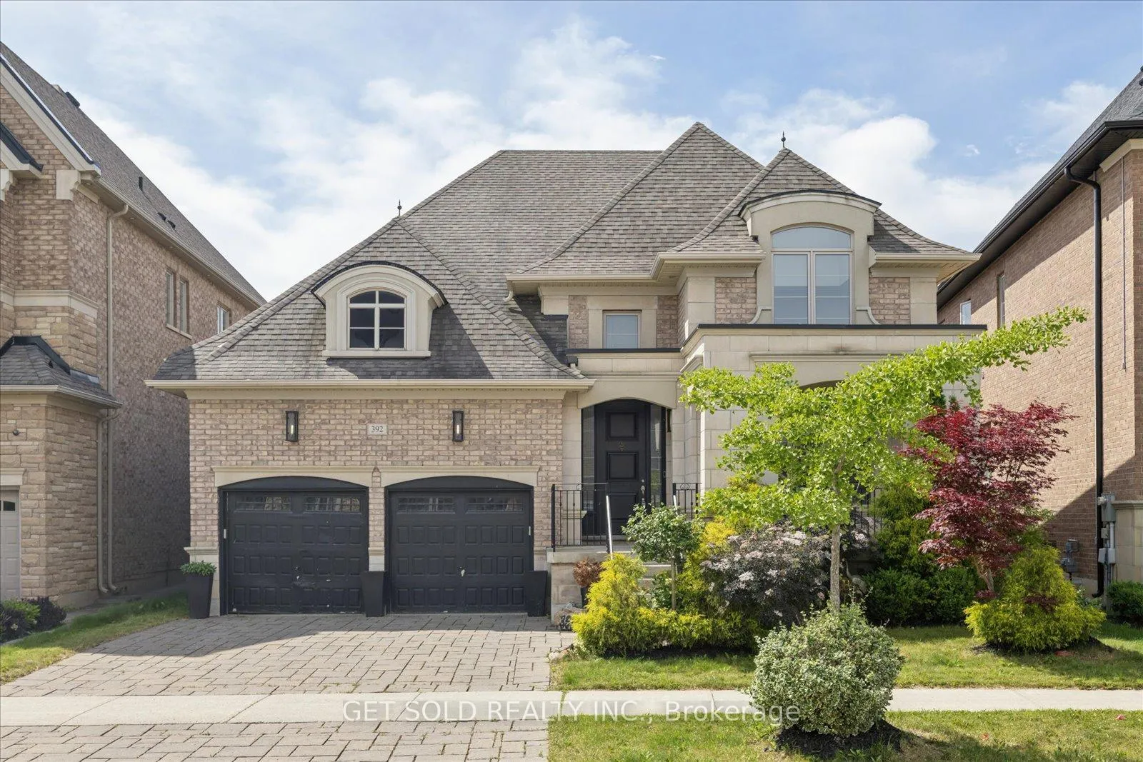 Photo 2 of 392 Woodgate Pines Drive, Vaughan, Kleinburg — HOMEH