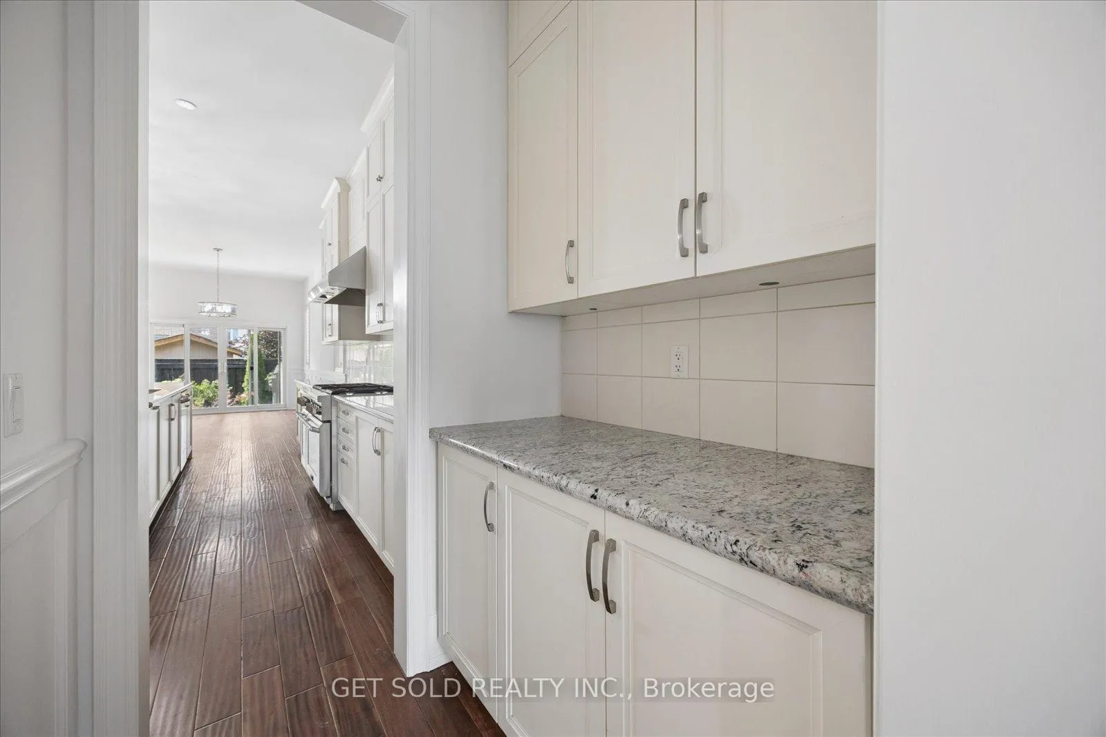 Photo 13 of 392 Woodgate Pines Drive, Vaughan, Kleinburg — HOMEH