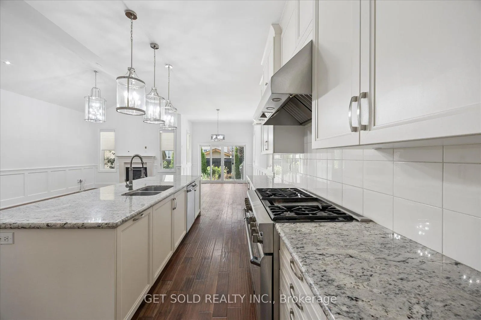 Photo 14 of 392 Woodgate Pines Drive, Vaughan, Kleinburg — HOMEH
