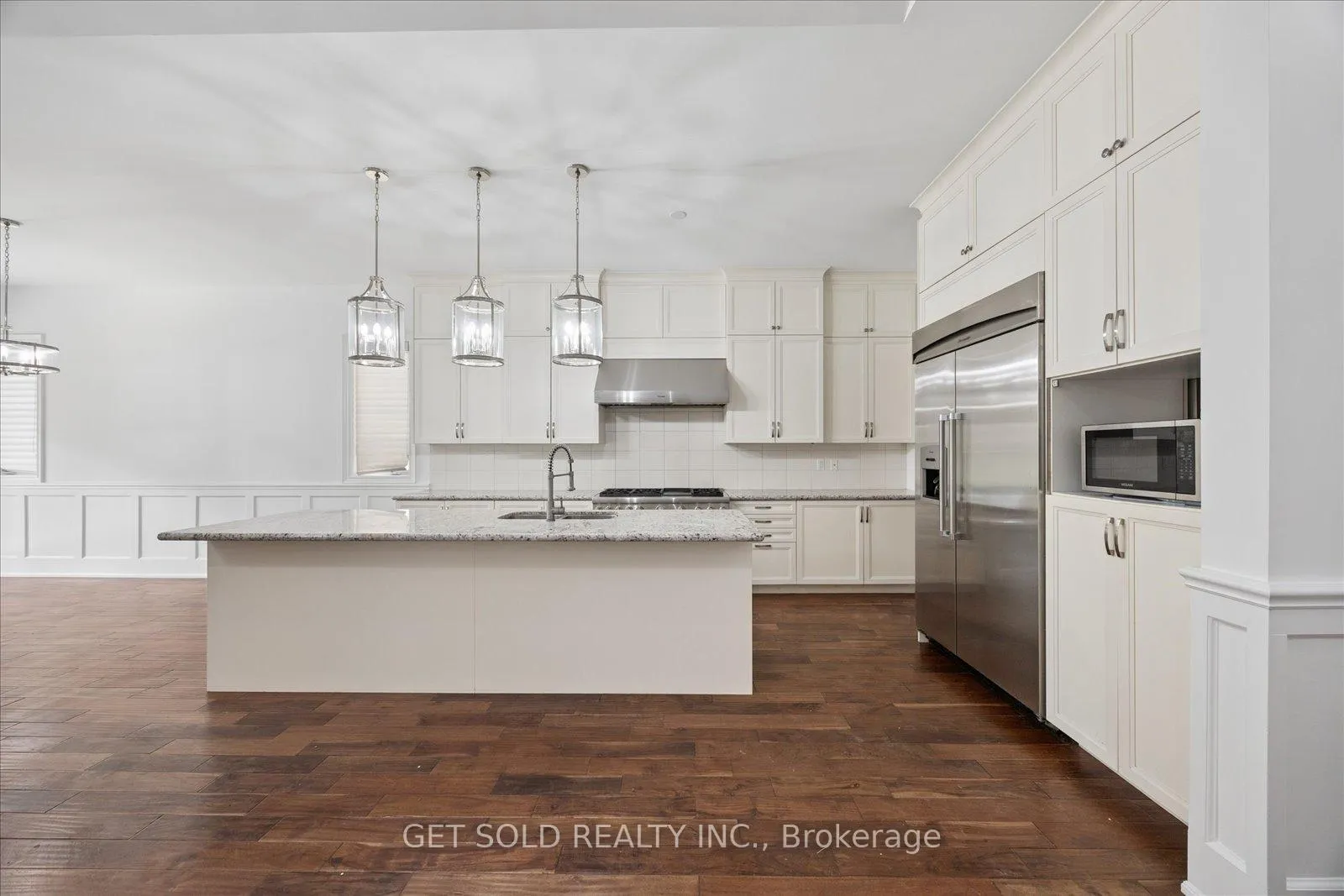Photo 17 of 392 Woodgate Pines Drive, Vaughan, Kleinburg — HOMEH