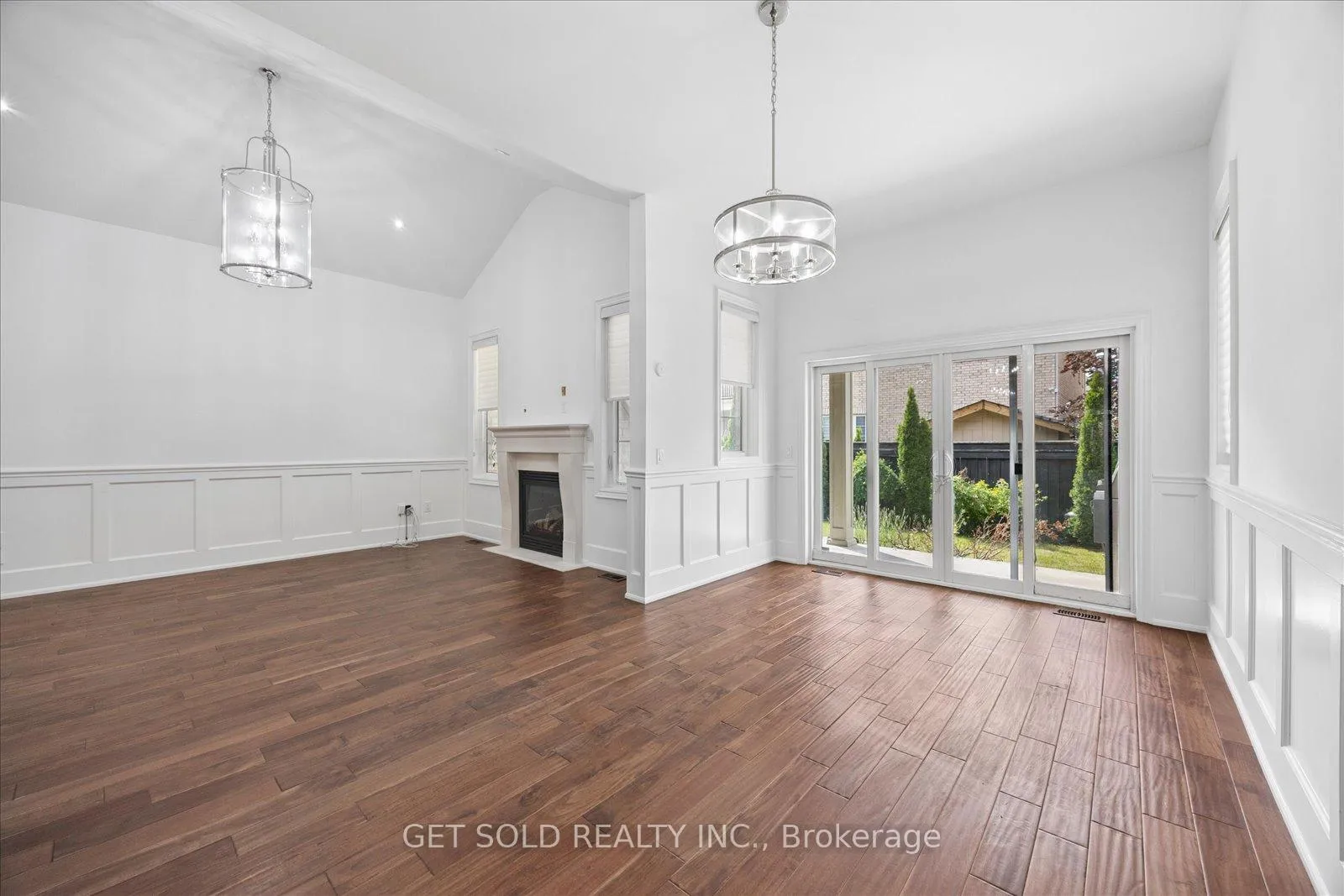 Photo 19 of 392 Woodgate Pines Drive, Vaughan, Kleinburg — HOMEH
