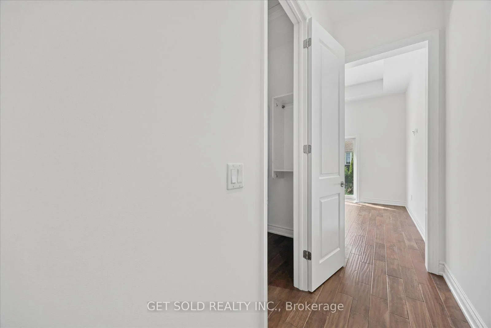 Photo 22 of 392 Woodgate Pines Drive, Vaughan, Kleinburg — HOMEH