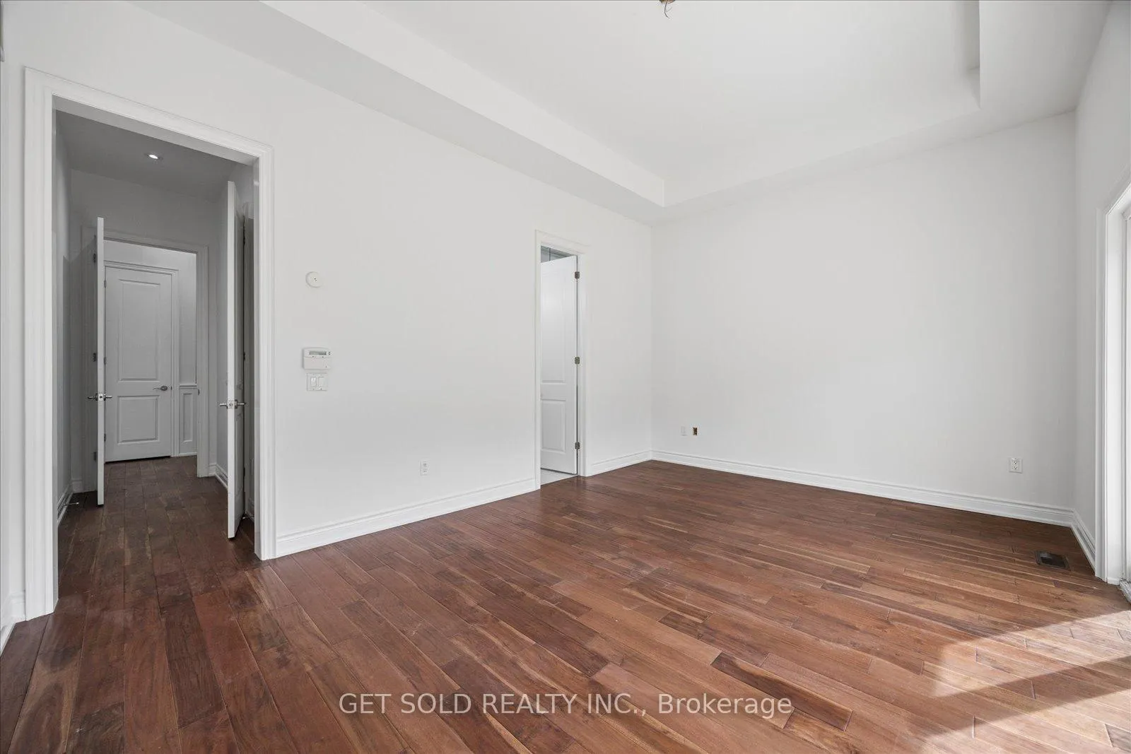 Photo 25 of 392 Woodgate Pines Drive, Vaughan, Kleinburg — HOMEH