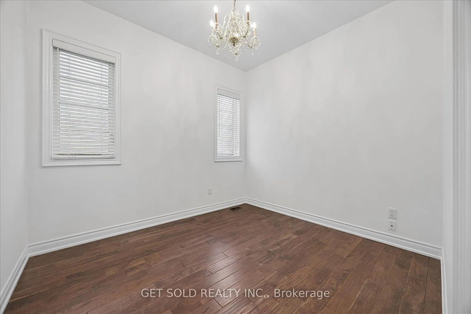 Photo 27 of 392 Woodgate Pines Drive, Vaughan, Kleinburg — HOMEH