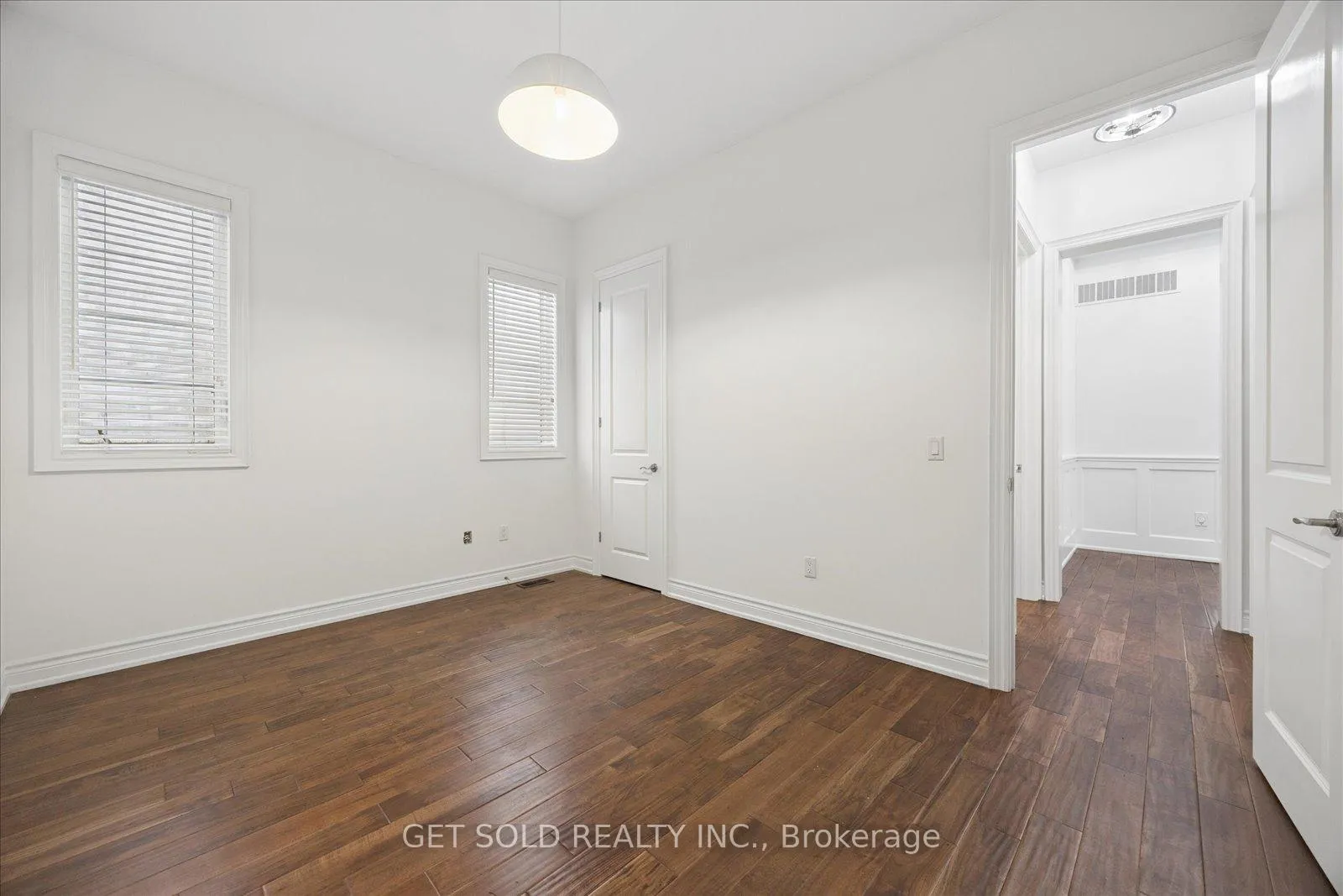 Photo 28 of 392 Woodgate Pines Drive, Vaughan, Kleinburg — HOMEH