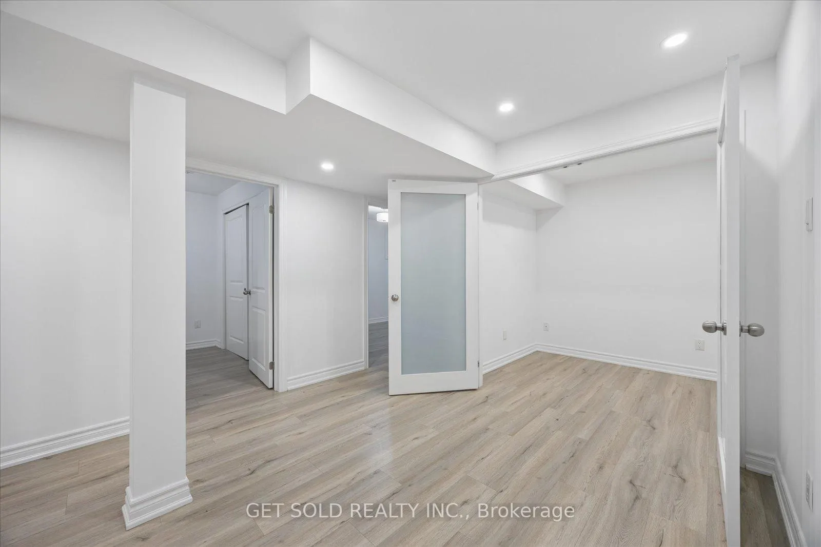 Photo 31 of 392 Woodgate Pines Drive, Vaughan, Kleinburg — HOMEH