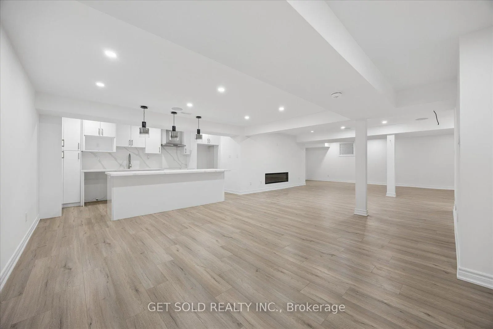 Photo 36 of 392 Woodgate Pines Drive, Vaughan, Kleinburg — HOMEH