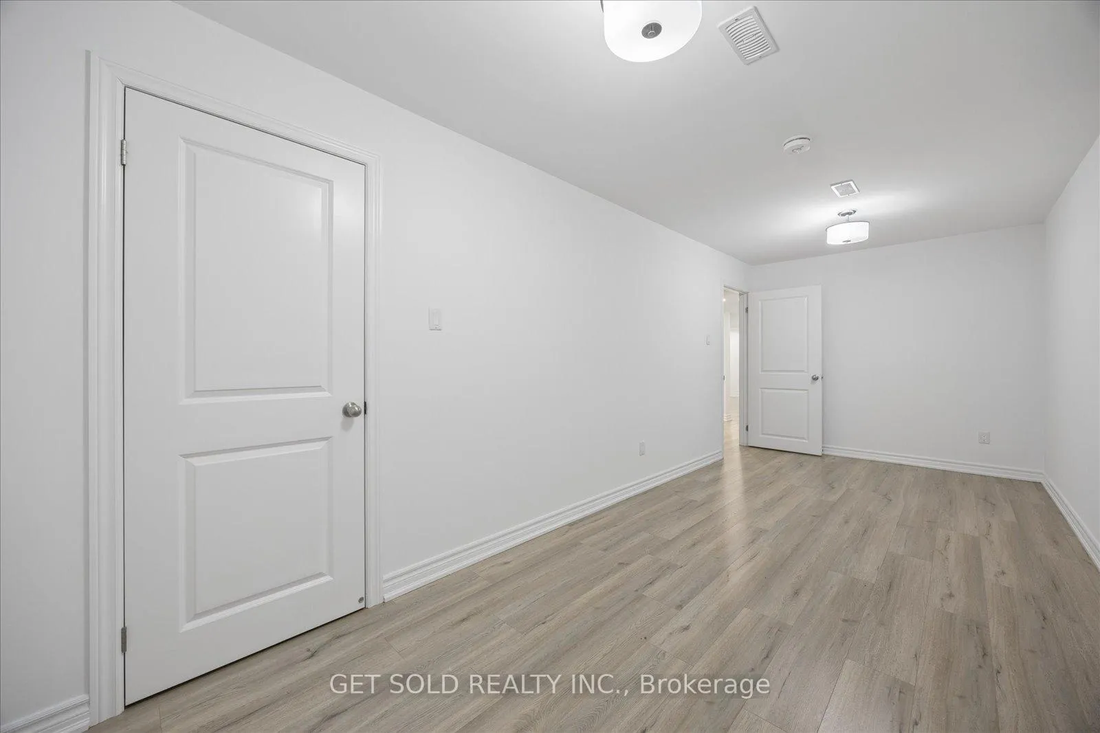 Photo 46 of 392 Woodgate Pines Drive, Vaughan, Kleinburg — HOMEH