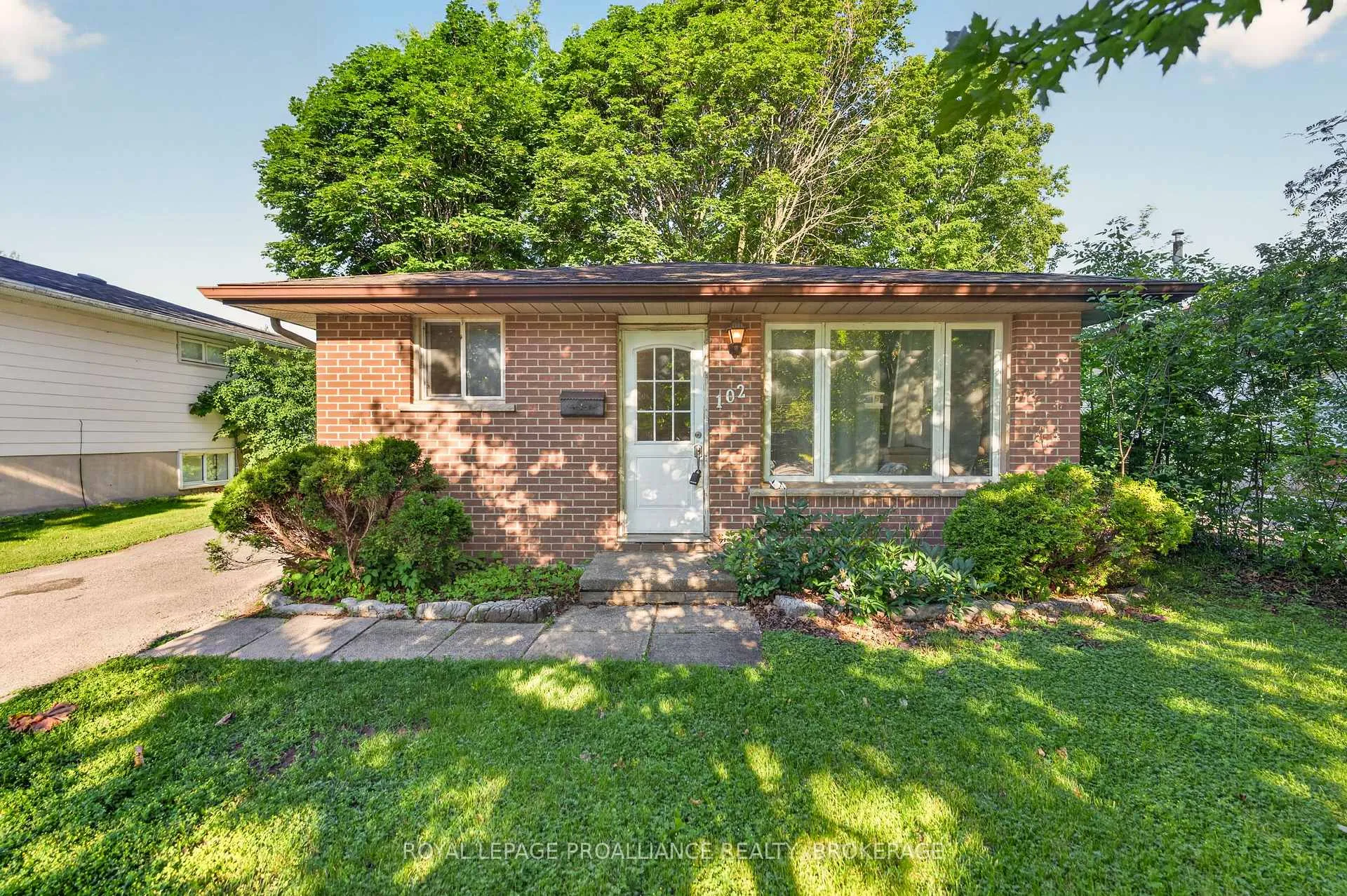 Photo 1 of 102 Calderwood Drive, Kingston, Central City West — HOMEH