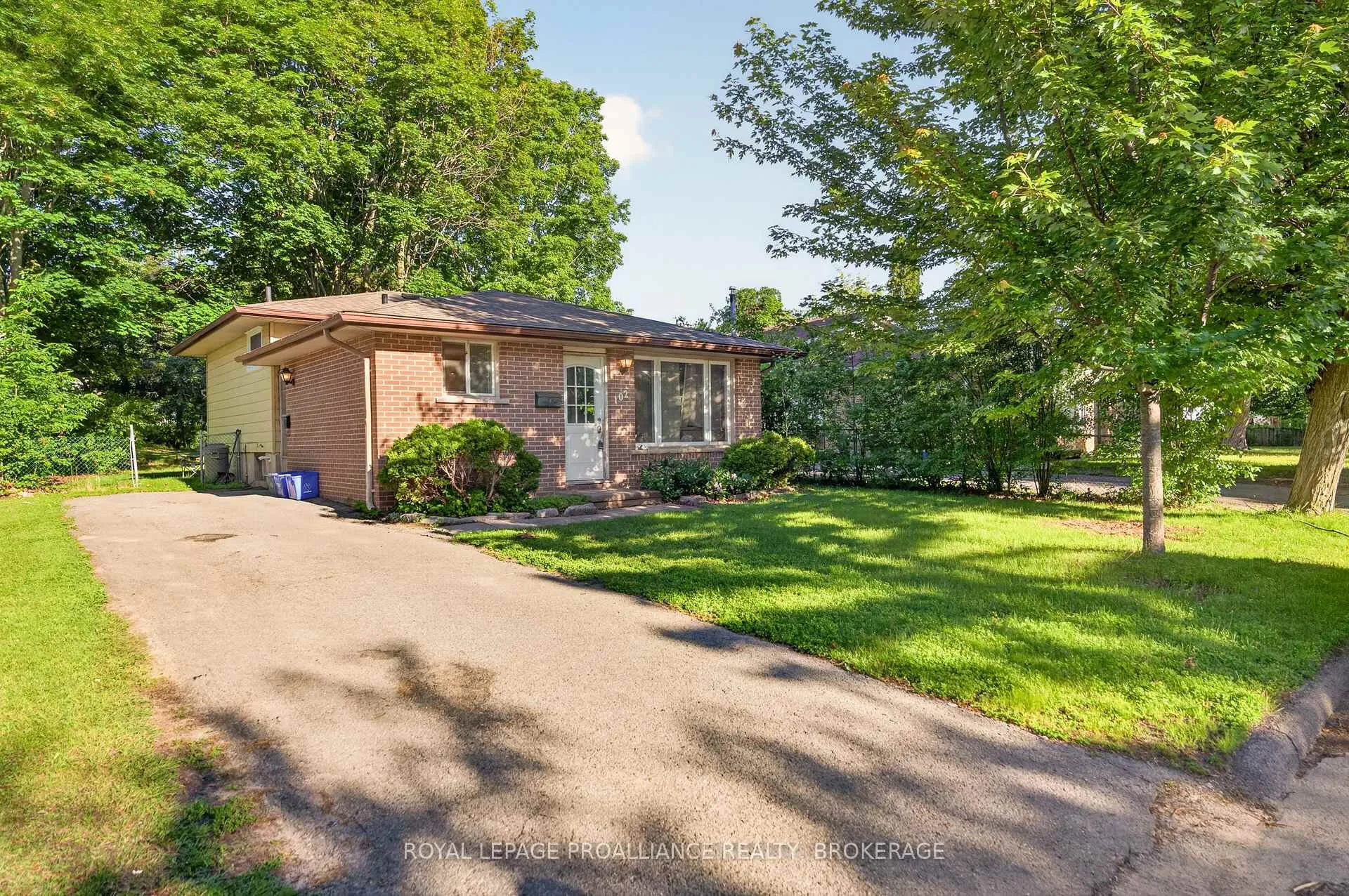 Photo 3 of 102 Calderwood Drive, Kingston, Central City West — HOMEH