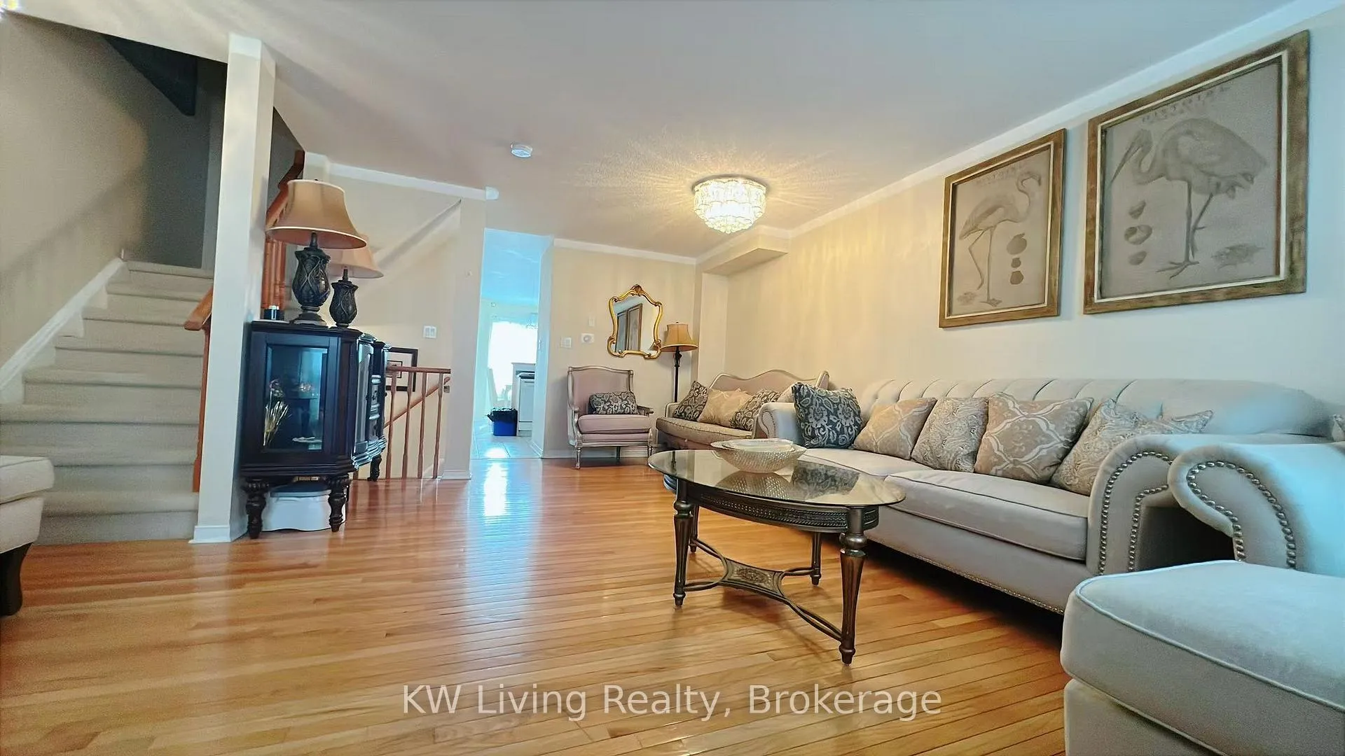 Photo 5 of 47 Vanity Crescent, Richmond Hill, Langstaff — HOMEH