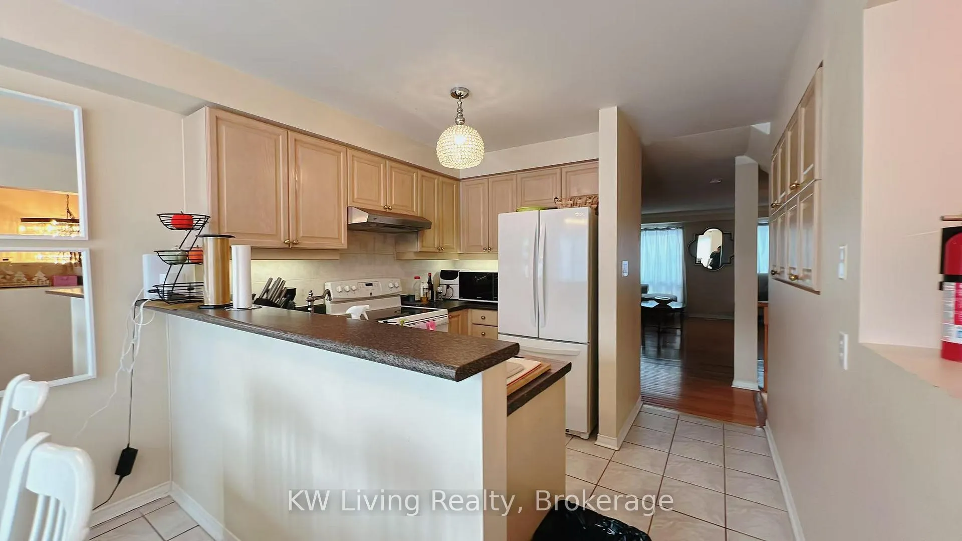 Photo 8 of 47 Vanity Crescent, Richmond Hill, Langstaff — HOMEH
