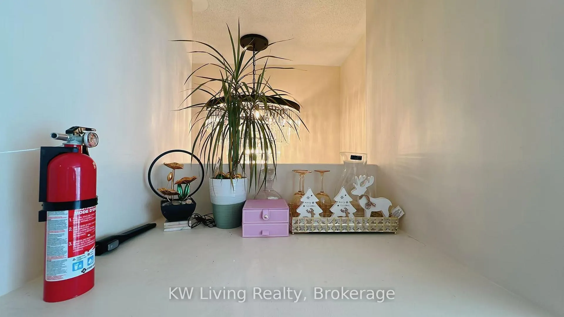 Photo 9 of 47 Vanity Crescent, Richmond Hill, Langstaff — HOMEH