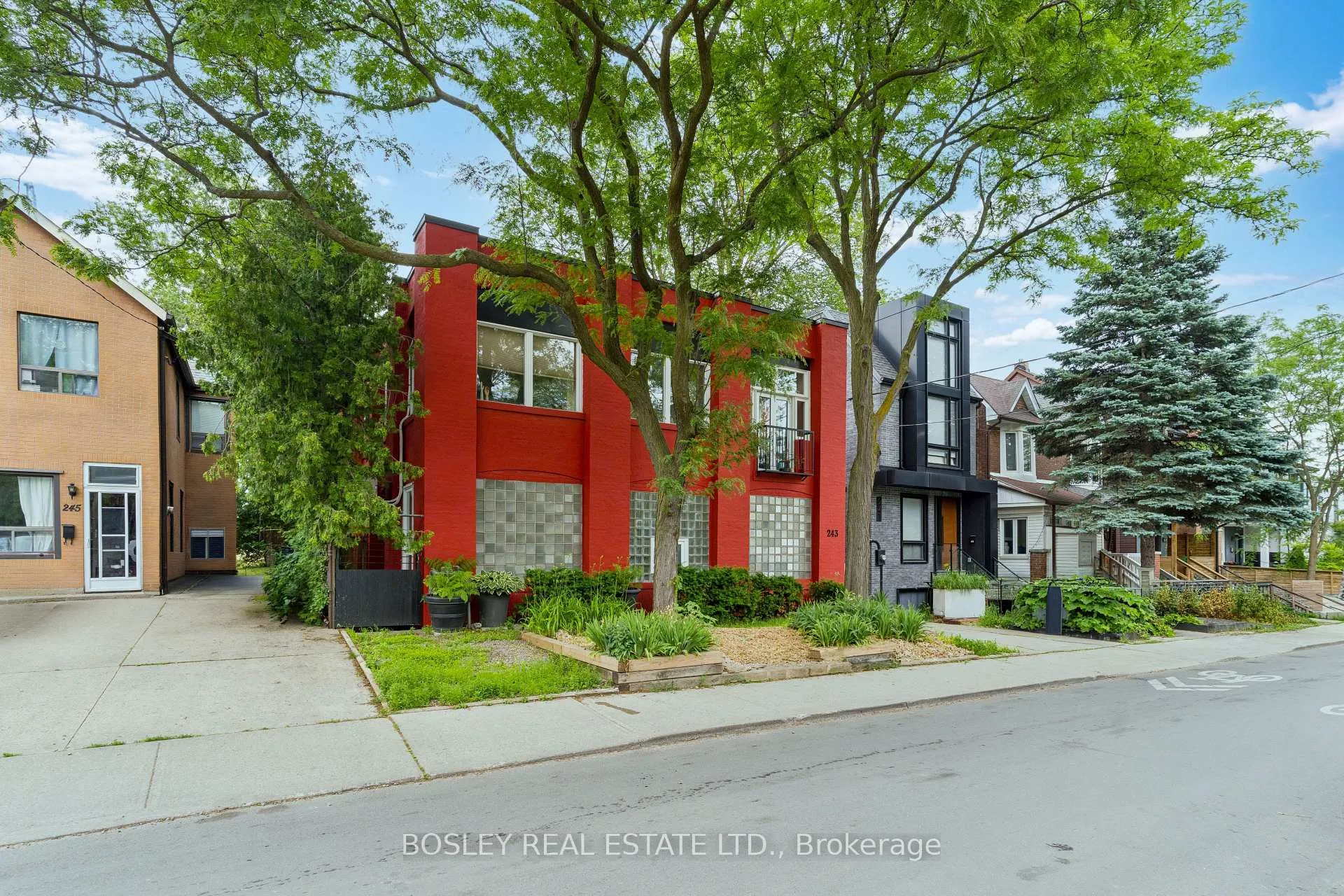 Photo 2 of Unit 6, 243 Macdonell Avenue, Toronto, Roncesvalles — HOMEH