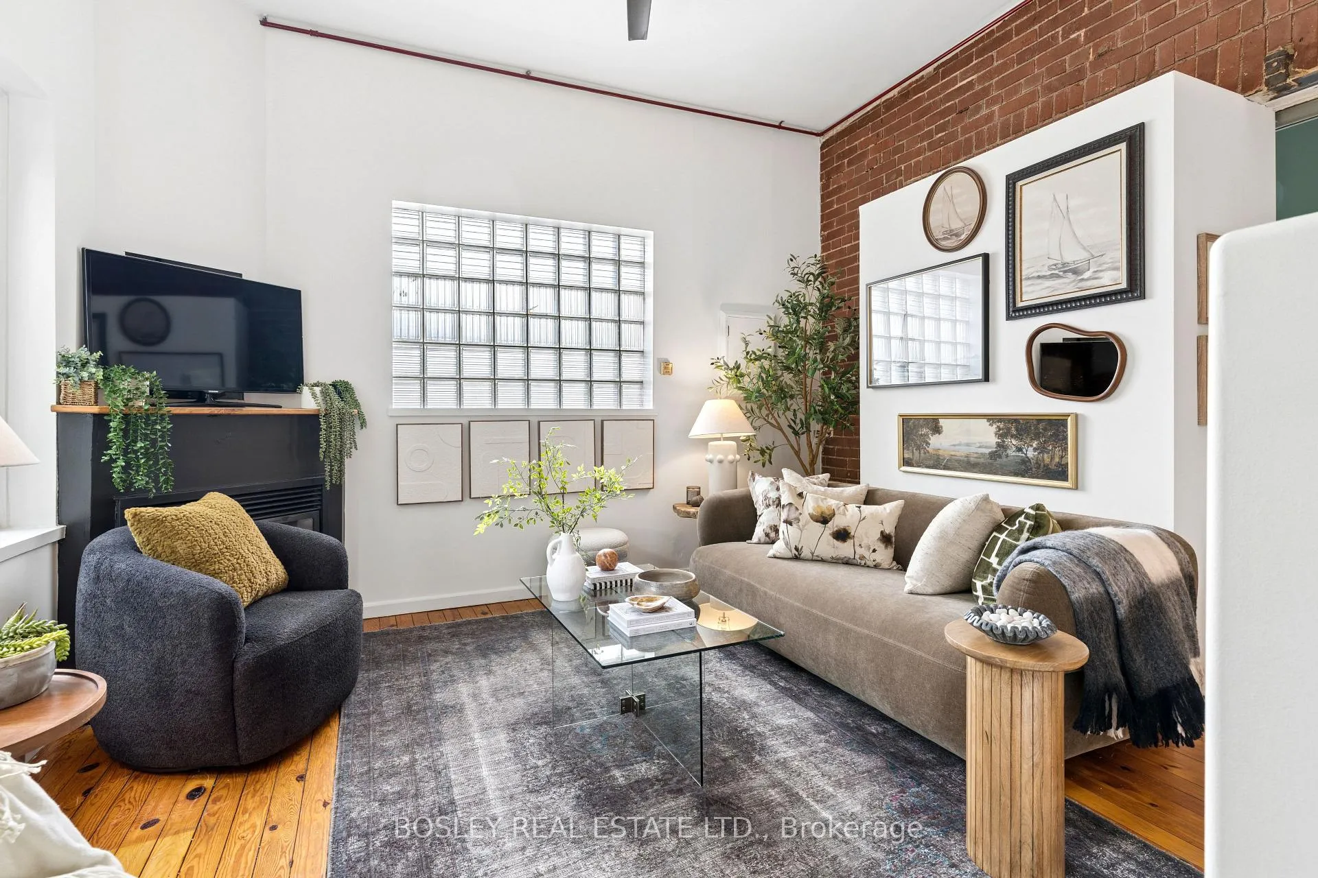 Photo 10 of Unit 6, 243 Macdonell Avenue, Toronto, Roncesvalles — HOMEH