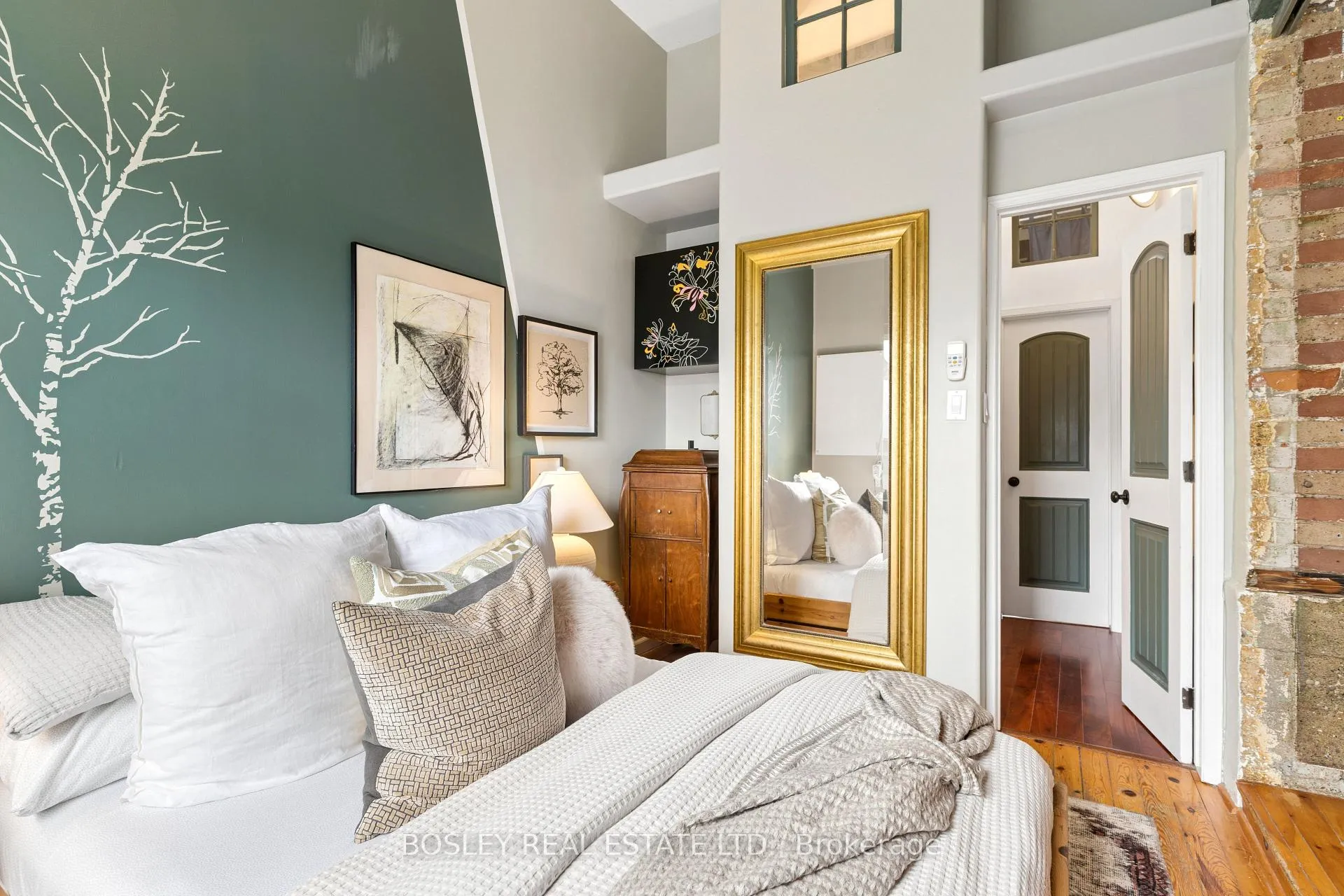 Photo 27 of Unit 6, 243 Macdonell Avenue, Toronto, Roncesvalles — HOMEH