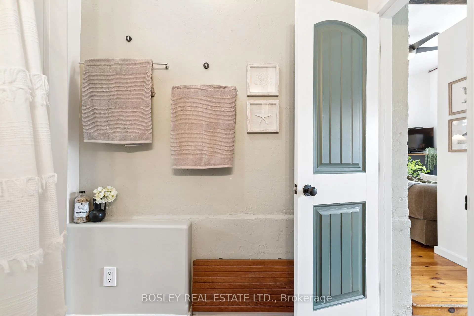 Photo 34 of Unit 6, 243 Macdonell Avenue, Toronto, Roncesvalles — HOMEH