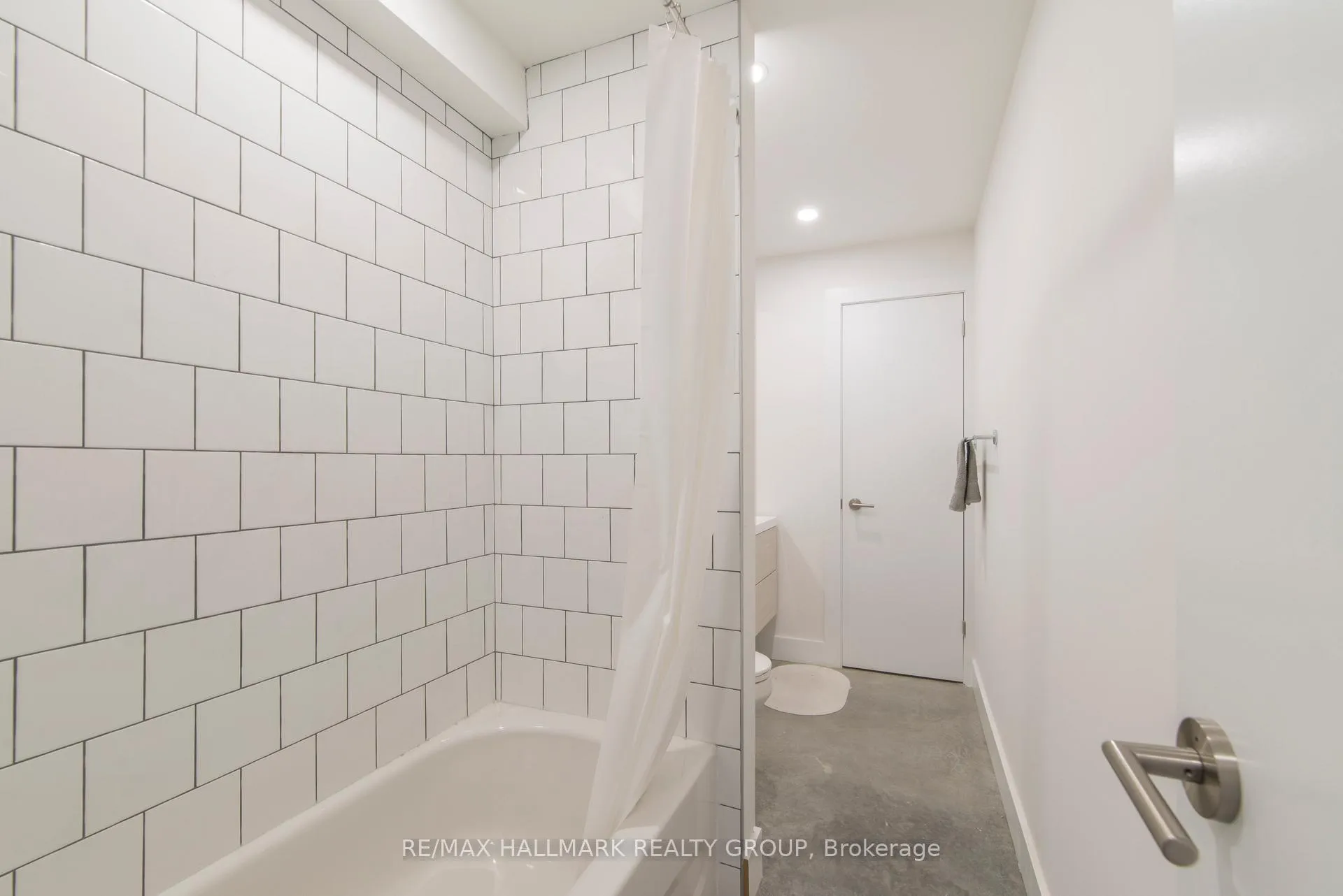 Photo 10 of Unit Lower, 49 Chippewa Avenue, Ottawa, Meadowlands/St. Claire Gardens — HOMEH