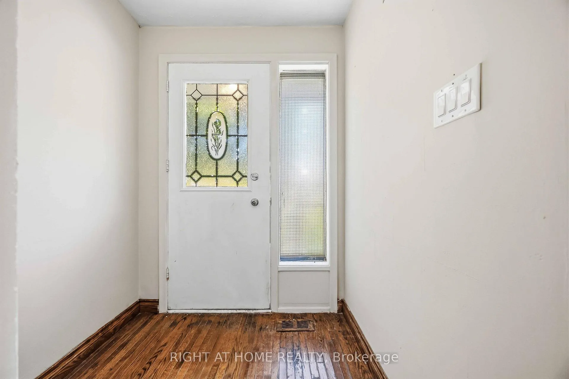 Photo 4 of 1 Mozart Avenue, Scarborough, Ionview — HOMEH