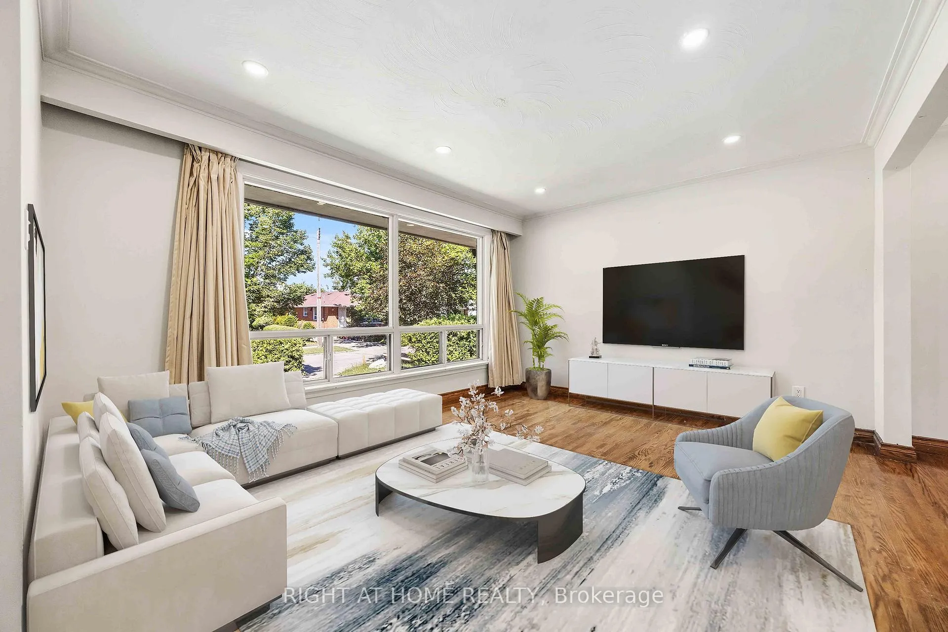 Photo 7 of 1 Mozart Avenue, Scarborough, Ionview — HOMEH