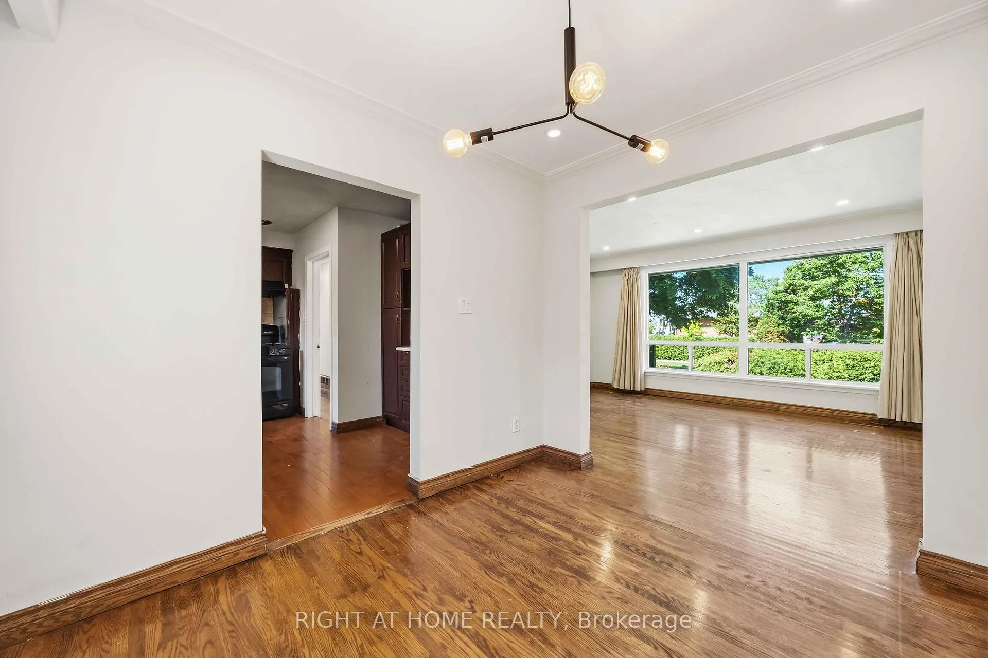 Photo 8 of 1 Mozart Avenue, Scarborough, Ionview — HOMEH