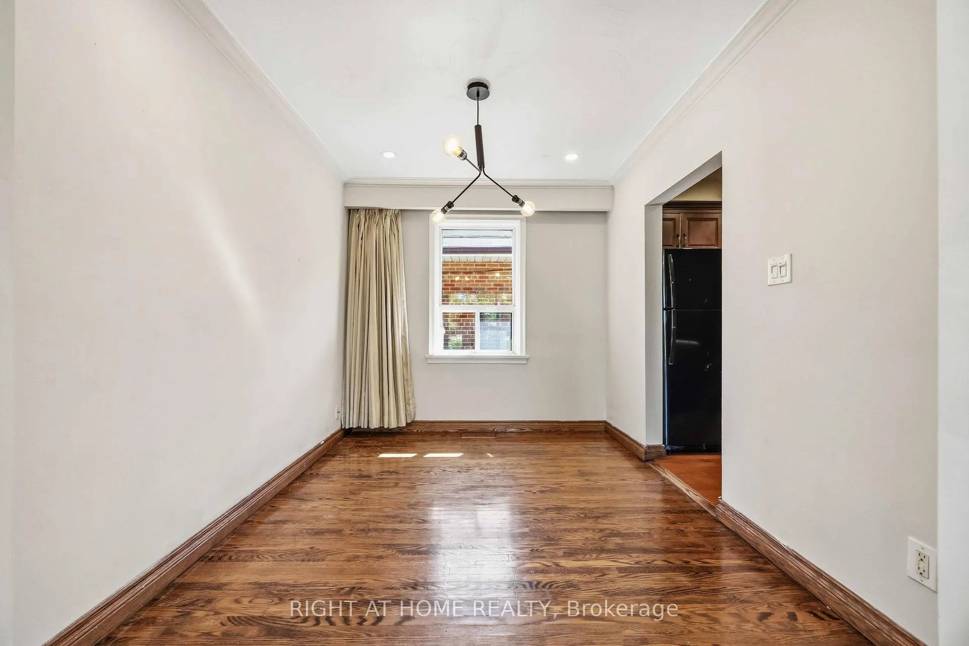Photo 9 of 1 Mozart Avenue, Scarborough, Ionview — HOMEH