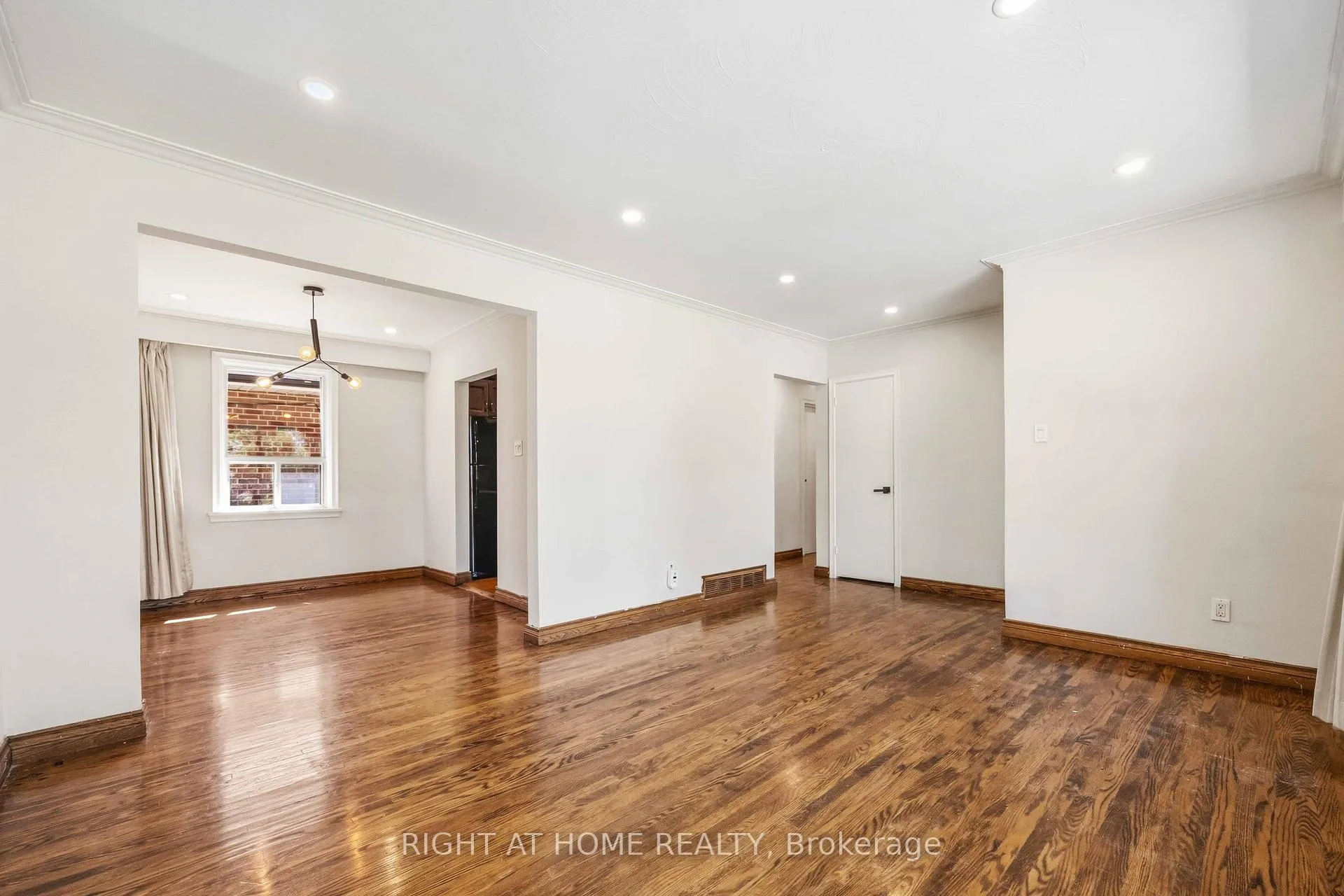 Photo 11 of 1 Mozart Avenue, Scarborough, Ionview — HOMEH