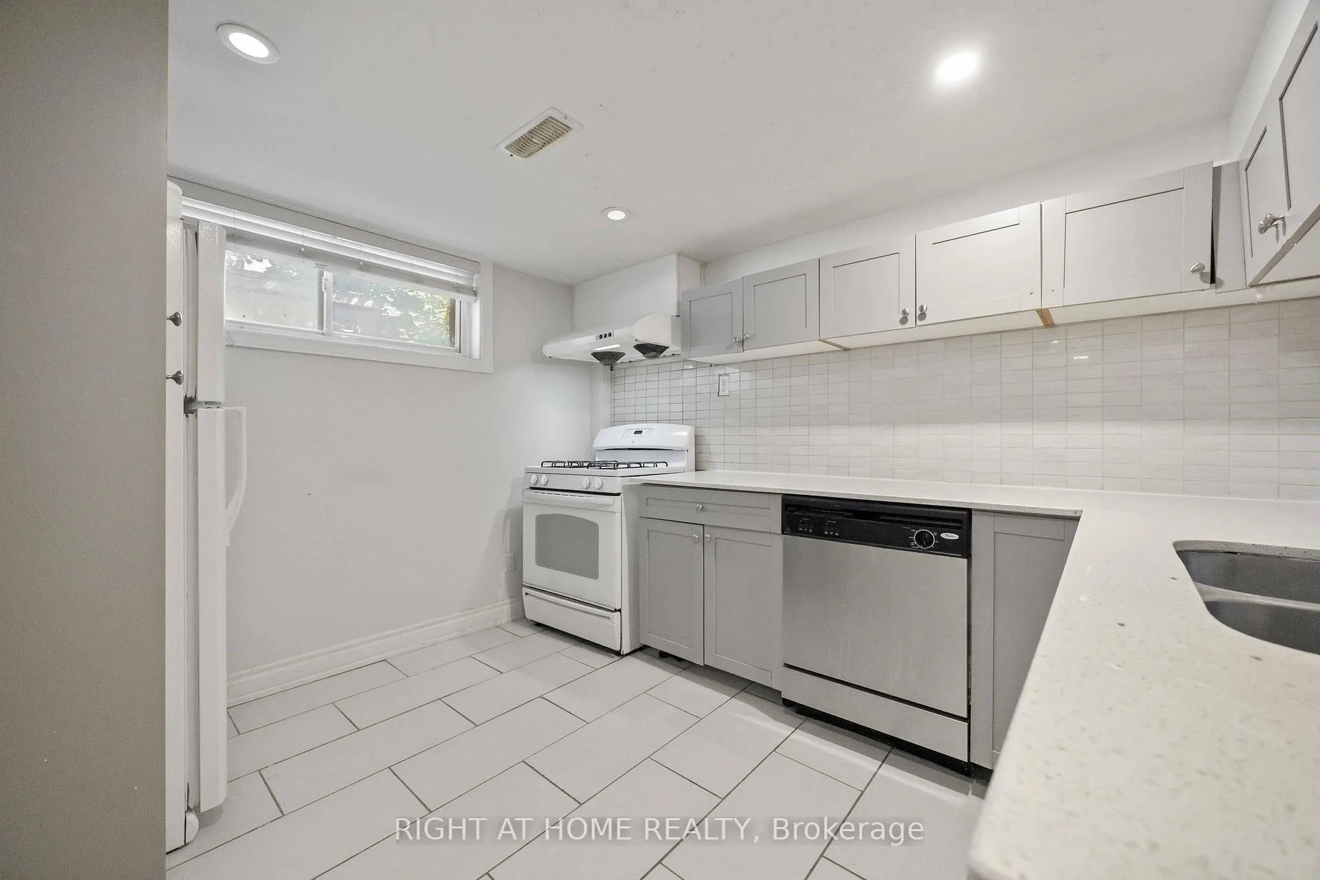 Photo 29 of 1 Mozart Avenue, Scarborough, Ionview — HOMEH