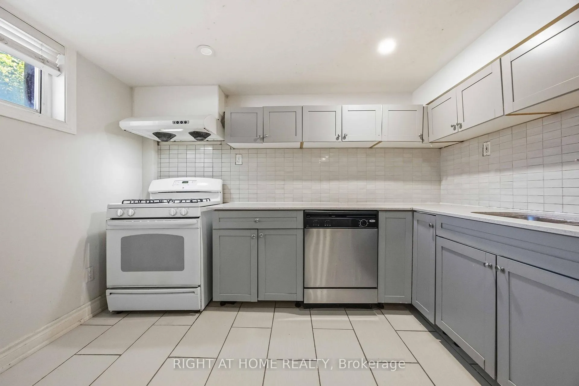 Photo 31 of 1 Mozart Avenue, Scarborough, Ionview — HOMEH