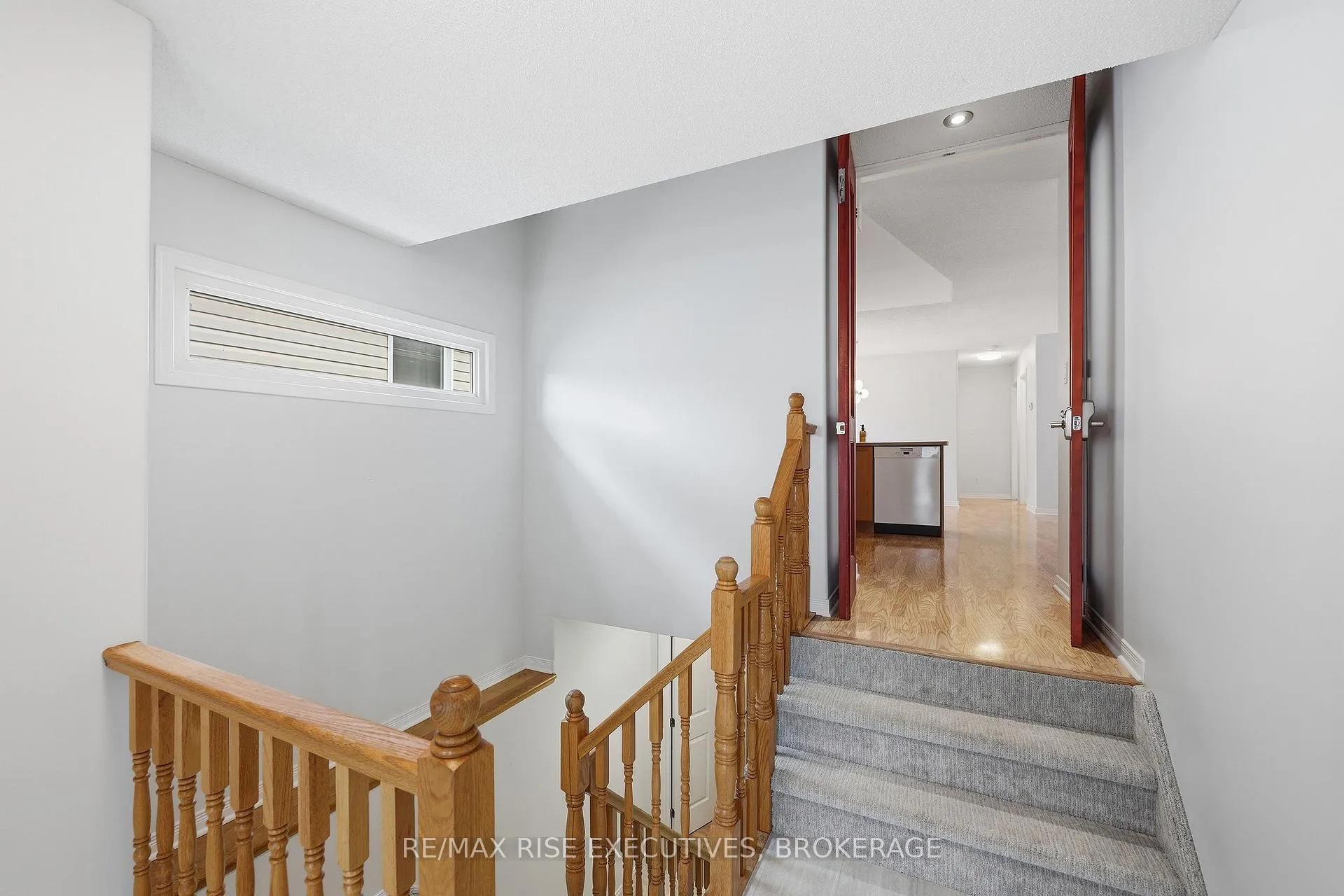 Photo 6 of 926 Bluffwood Avenue, Kingston, Kingston East (Incl Barret Crt) — HOMEH