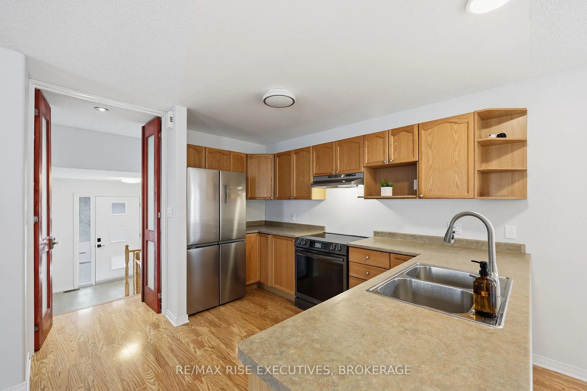 Photo 7 of 926 Bluffwood Avenue, Kingston, Kingston East (Incl Barret Crt) — HOMEH