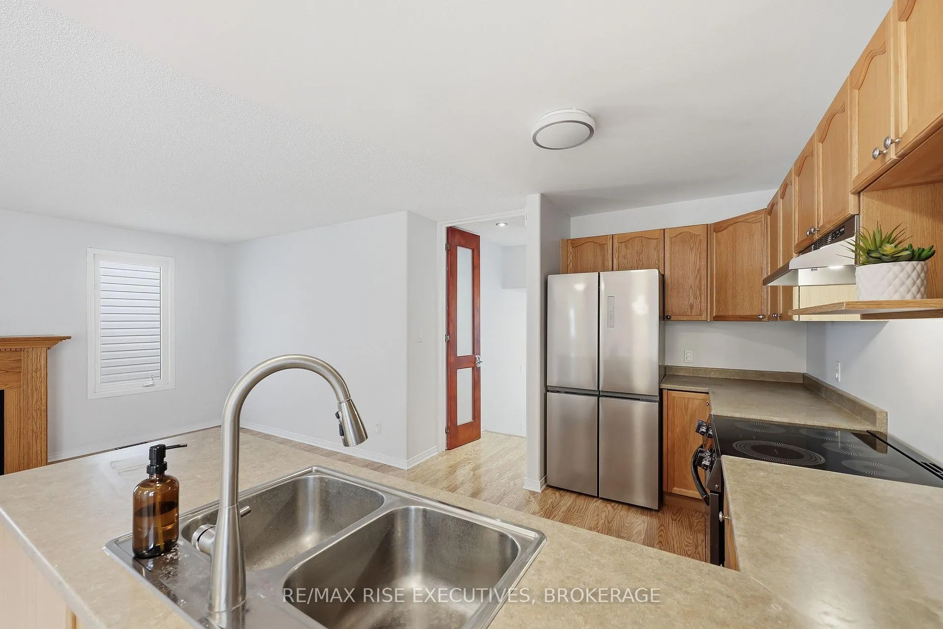 Photo 11 of 926 Bluffwood Avenue, Kingston, Kingston East (Incl Barret Crt) — HOMEH