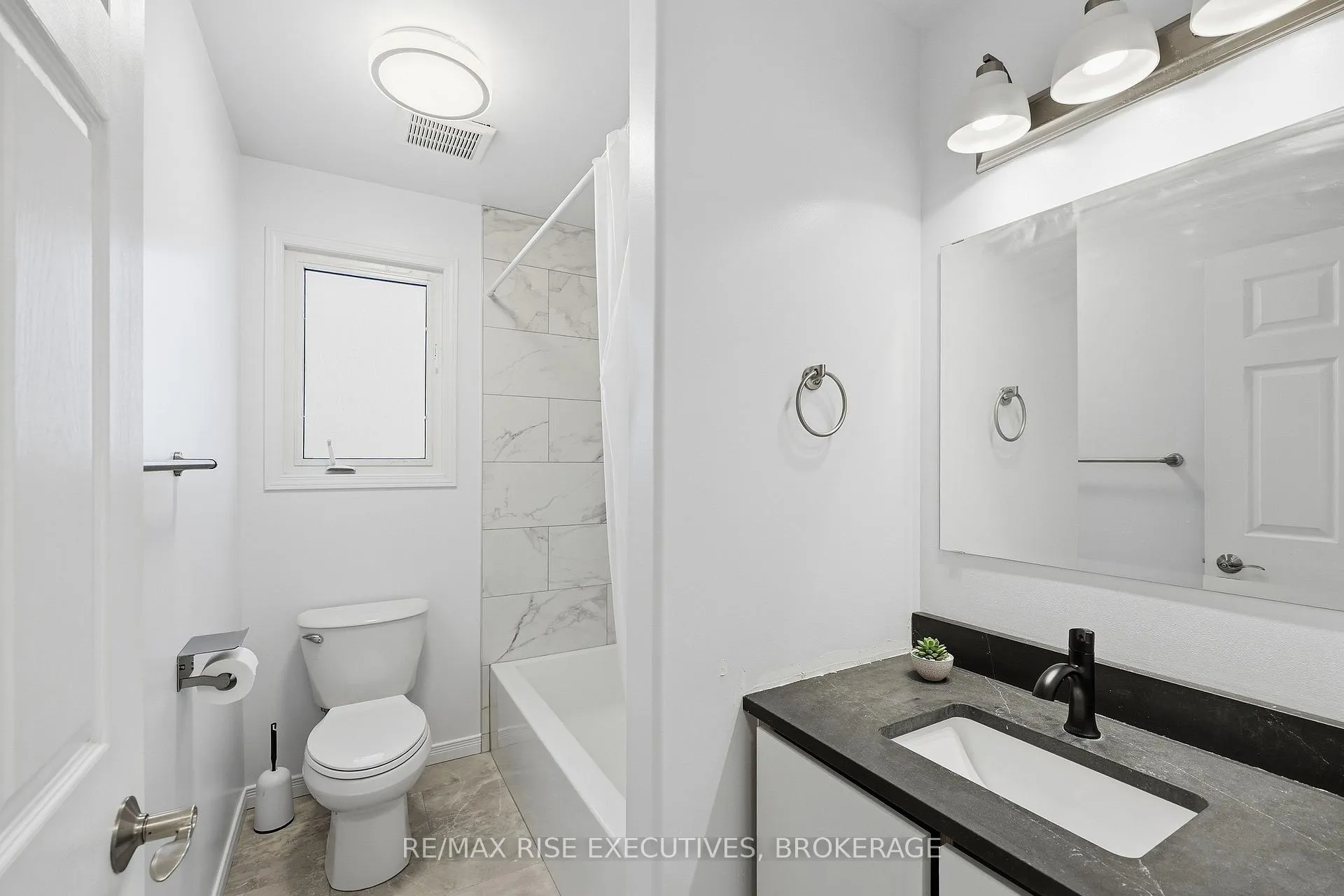 Photo 13 of 926 Bluffwood Avenue, Kingston, Kingston East (Incl Barret Crt) — HOMEH