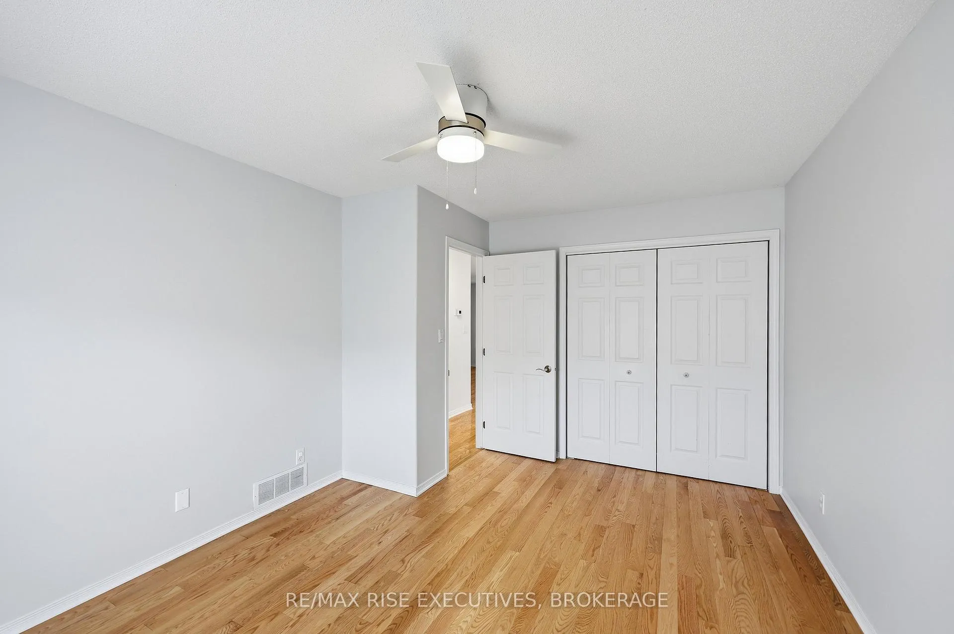 Photo 15 of 926 Bluffwood Avenue, Kingston, Kingston East (Incl Barret Crt) — HOMEH