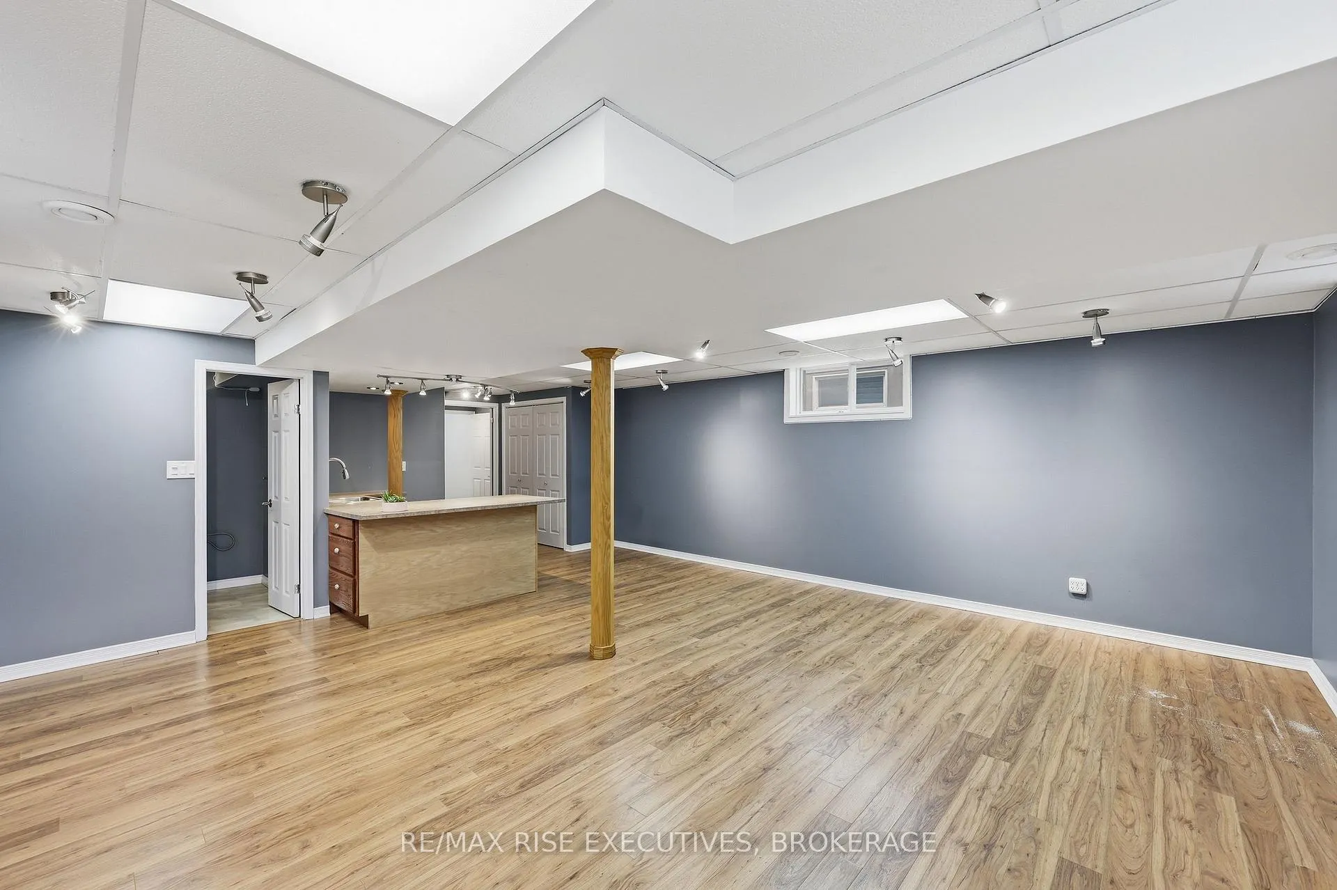 Photo 25 of 926 Bluffwood Avenue, Kingston, Kingston East (Incl Barret Crt) — HOMEH