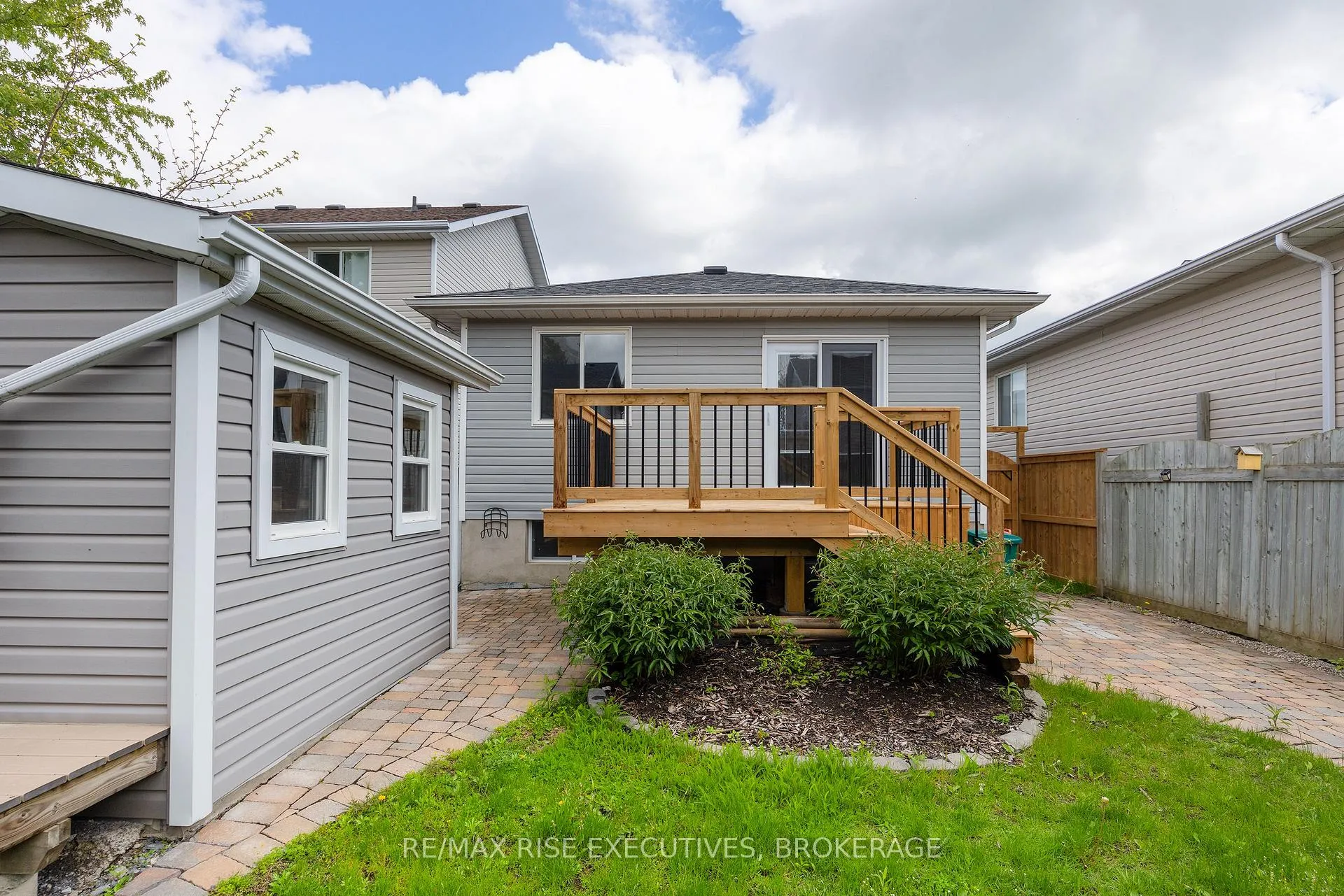 Photo 32 of 926 Bluffwood Avenue, Kingston, Kingston East (Incl Barret Crt) — HOMEH