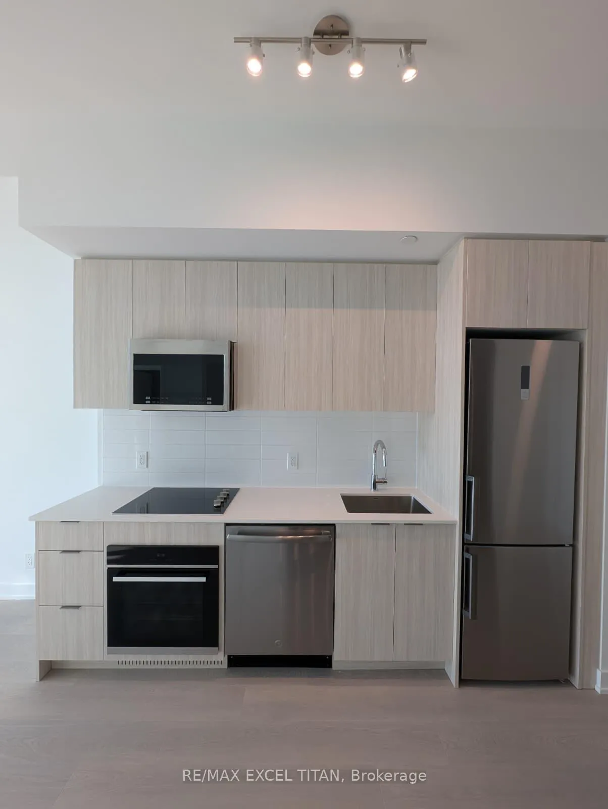 Photo 3 of Unit 319, 20 Deans Drive, Scarborough, Clairlea-Birchmount — HOMEH