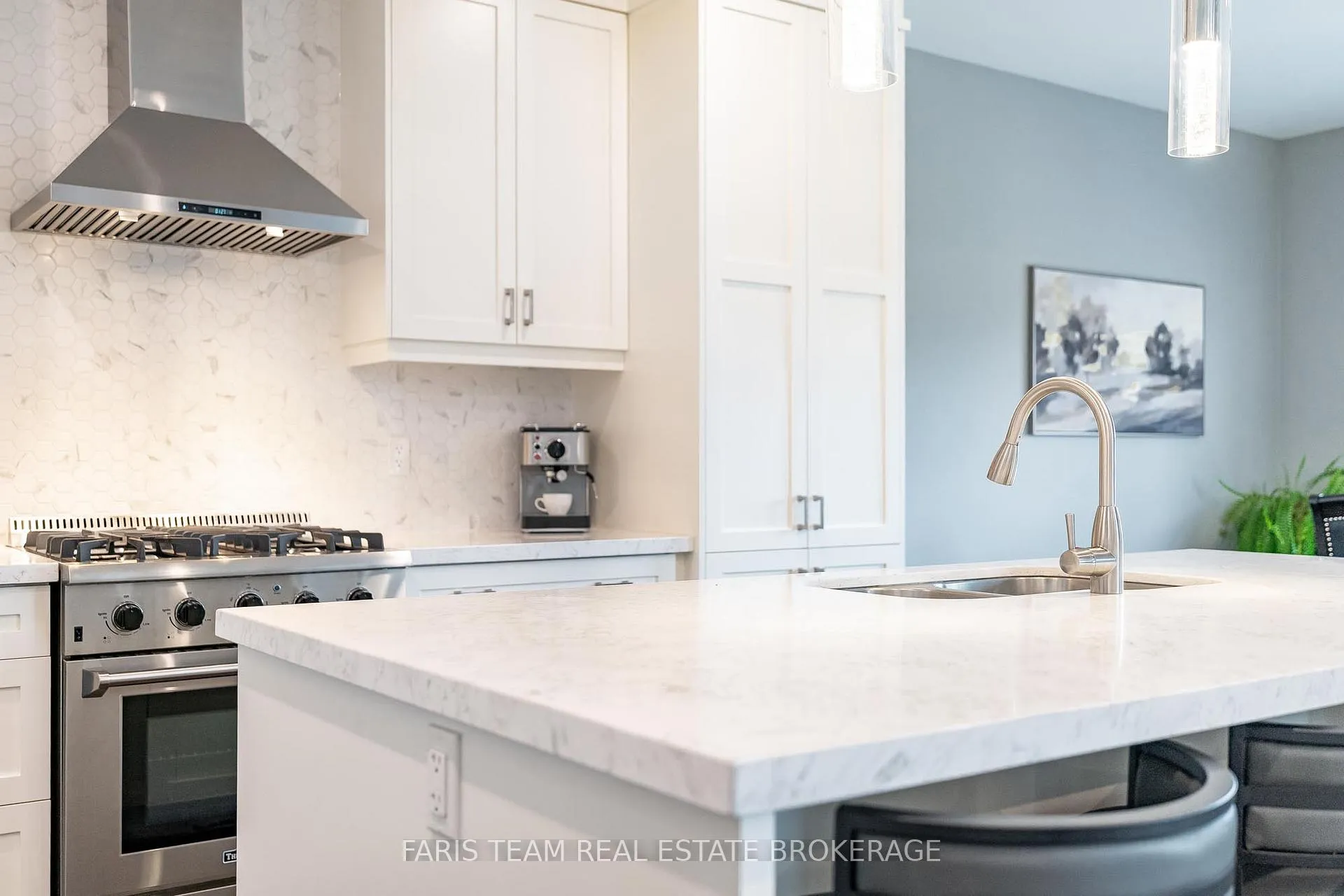Photo 9 of 5 Breanna Boulevard, Oro-Medonte, Prices Corners — HOMEH