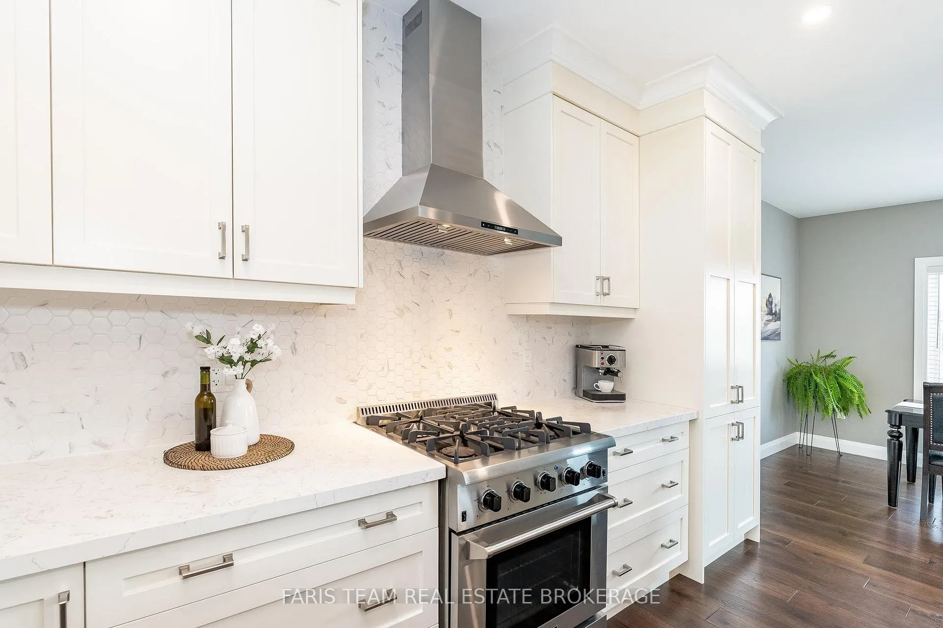 Photo 10 of 5 Breanna Boulevard, Oro-Medonte, Prices Corners — HOMEH