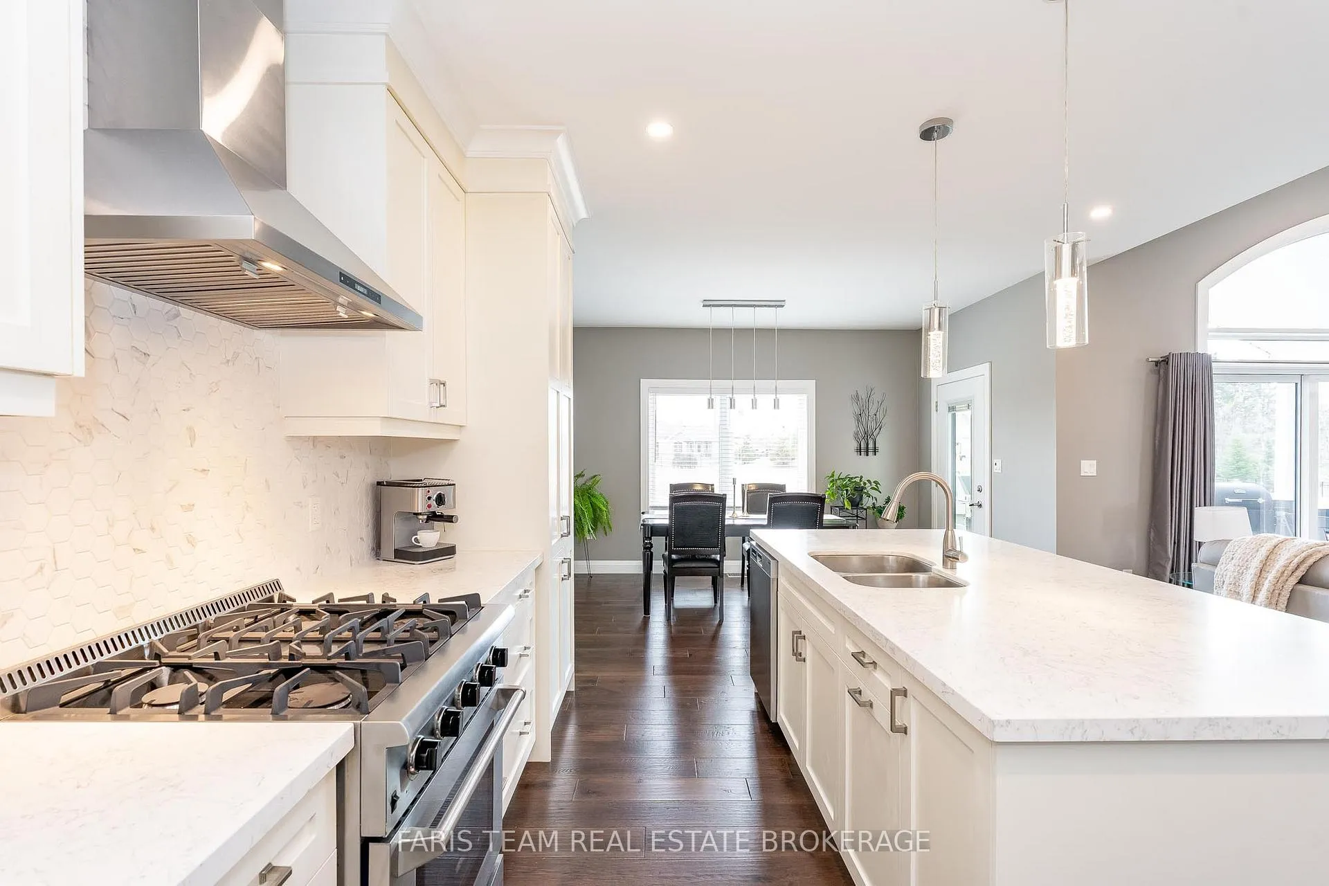 Photo 11 of 5 Breanna Boulevard, Oro-Medonte, Prices Corners — HOMEH